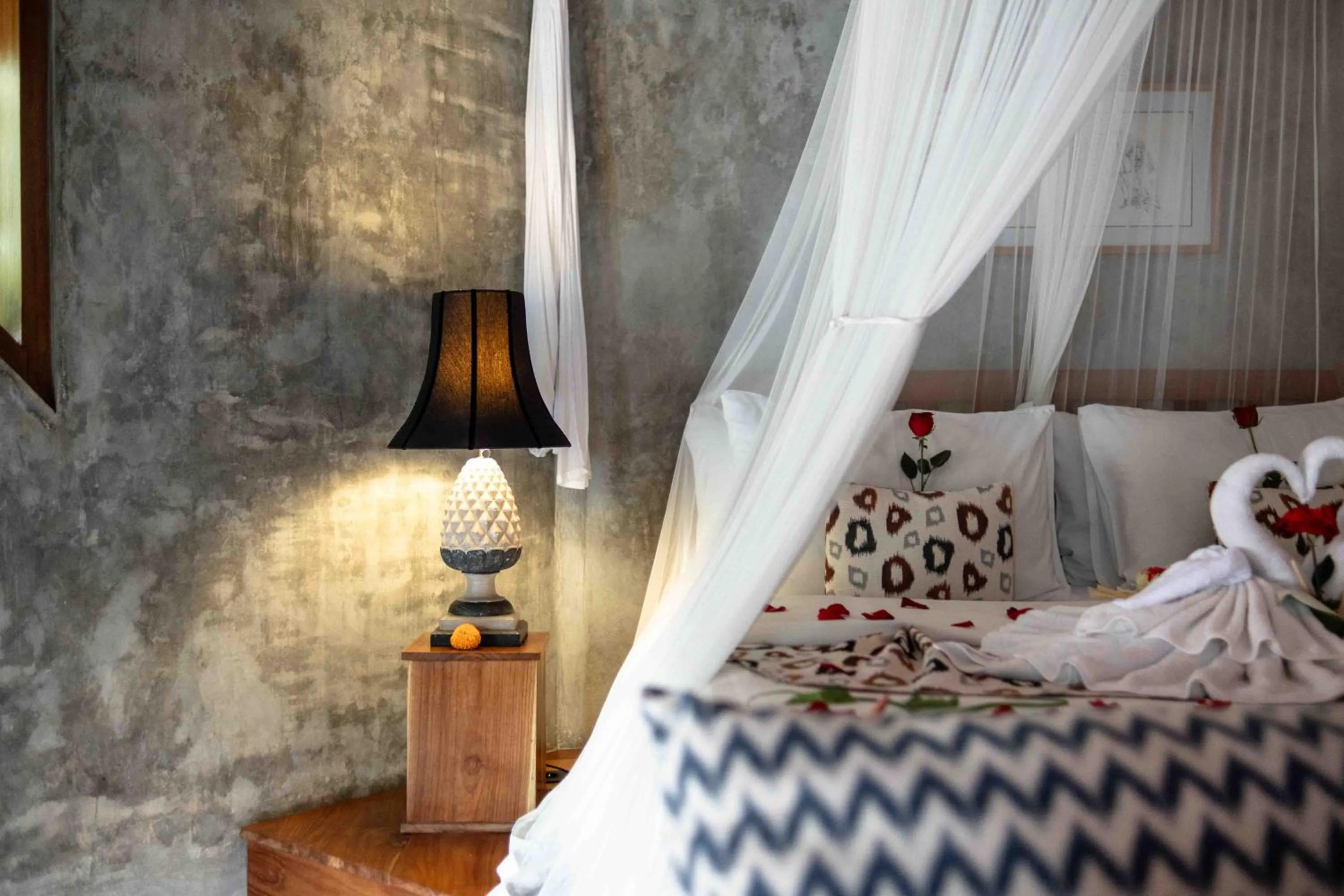 Other, Bed in The Sender Pool Suites