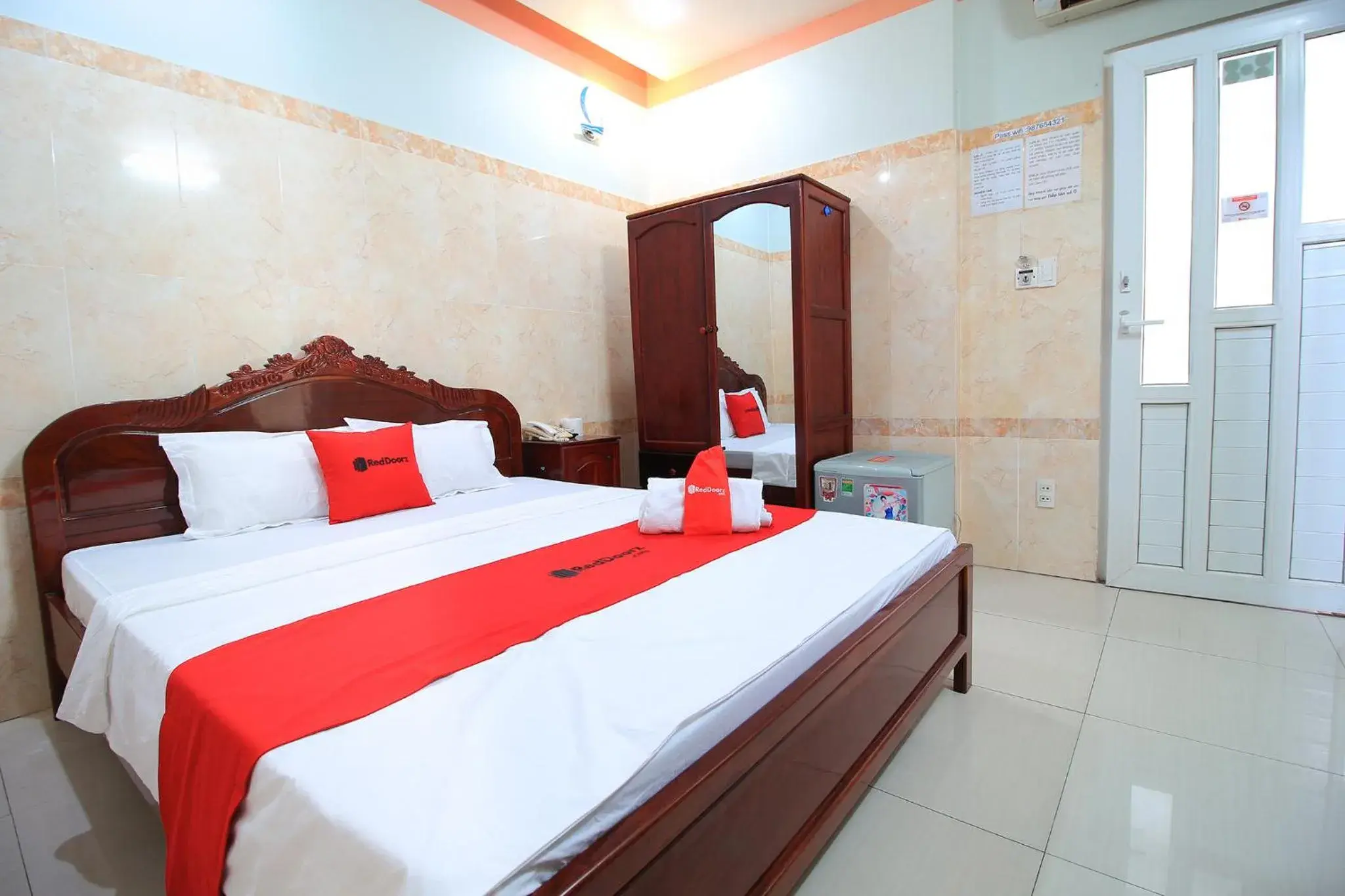 Superior Double Room in Chin Sao Hotel Nguyen Thi Thap Superior Double Room in Chin Sao Hotel Nguyen Thi Thap