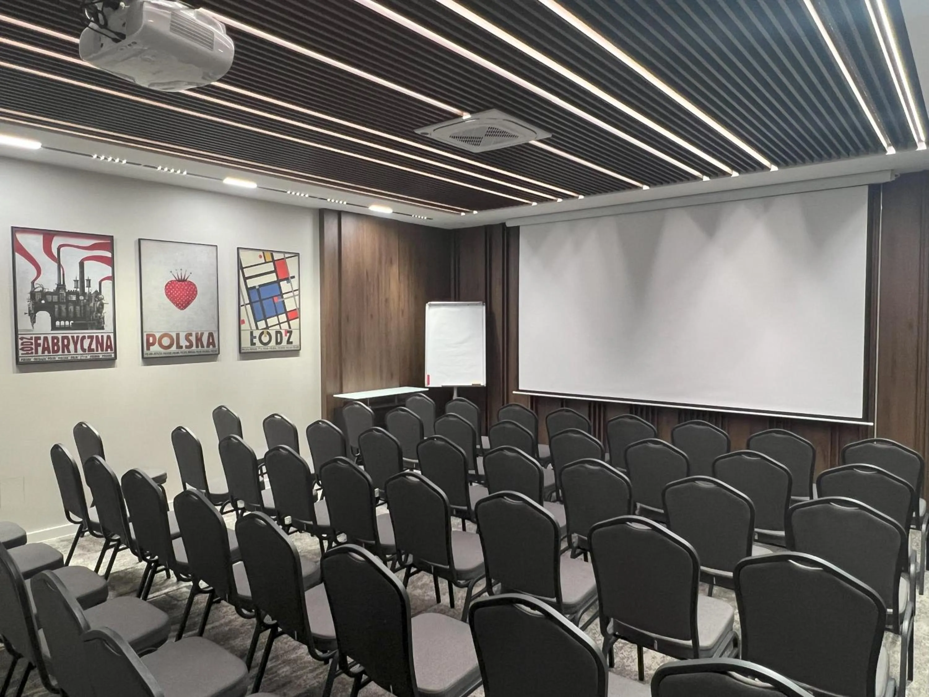 Meeting/conference room in Piotrkowska 89 Residence