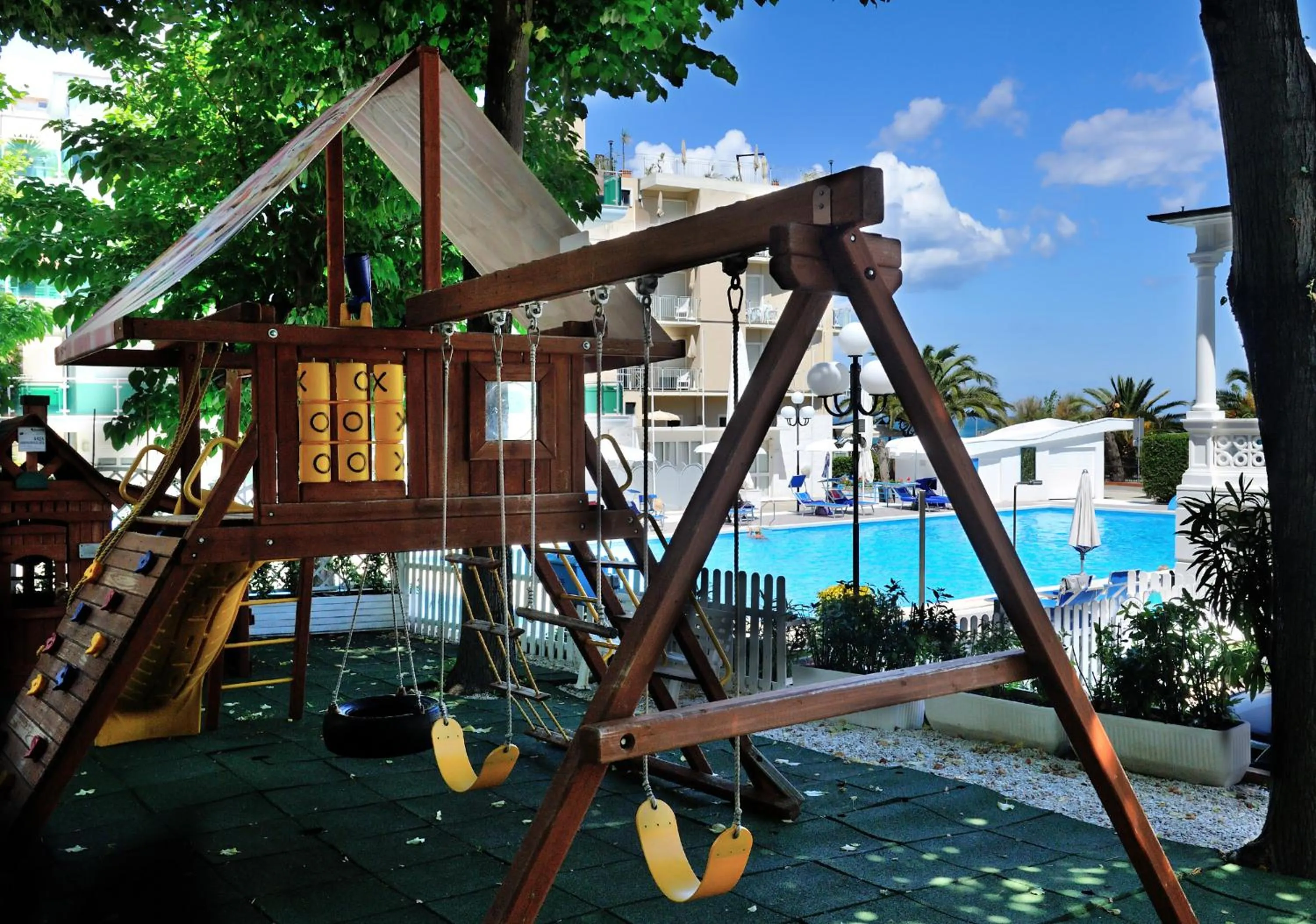 Communal lounge/ TV room in Hotel Venus