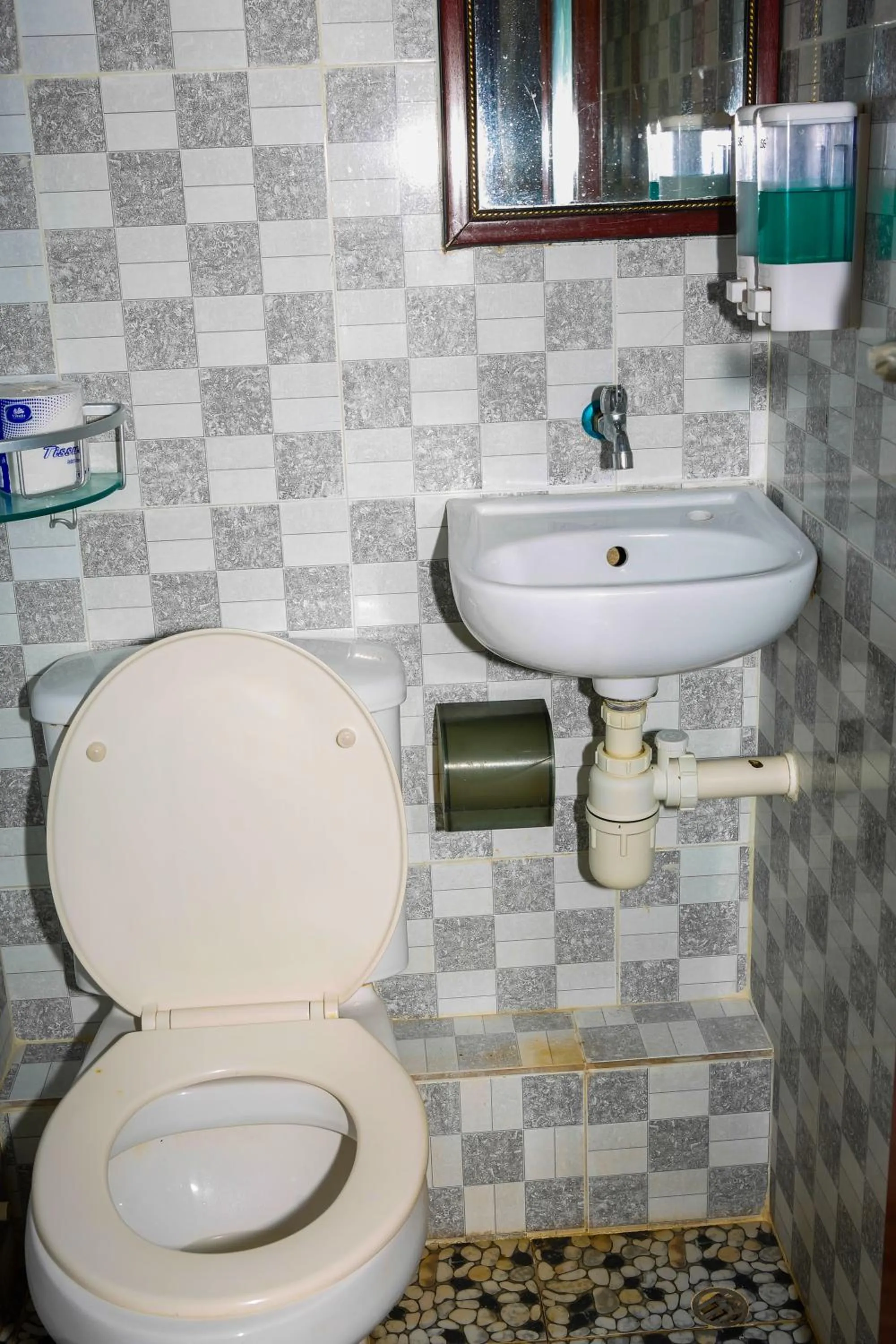 Bathroom in Everest Hostel