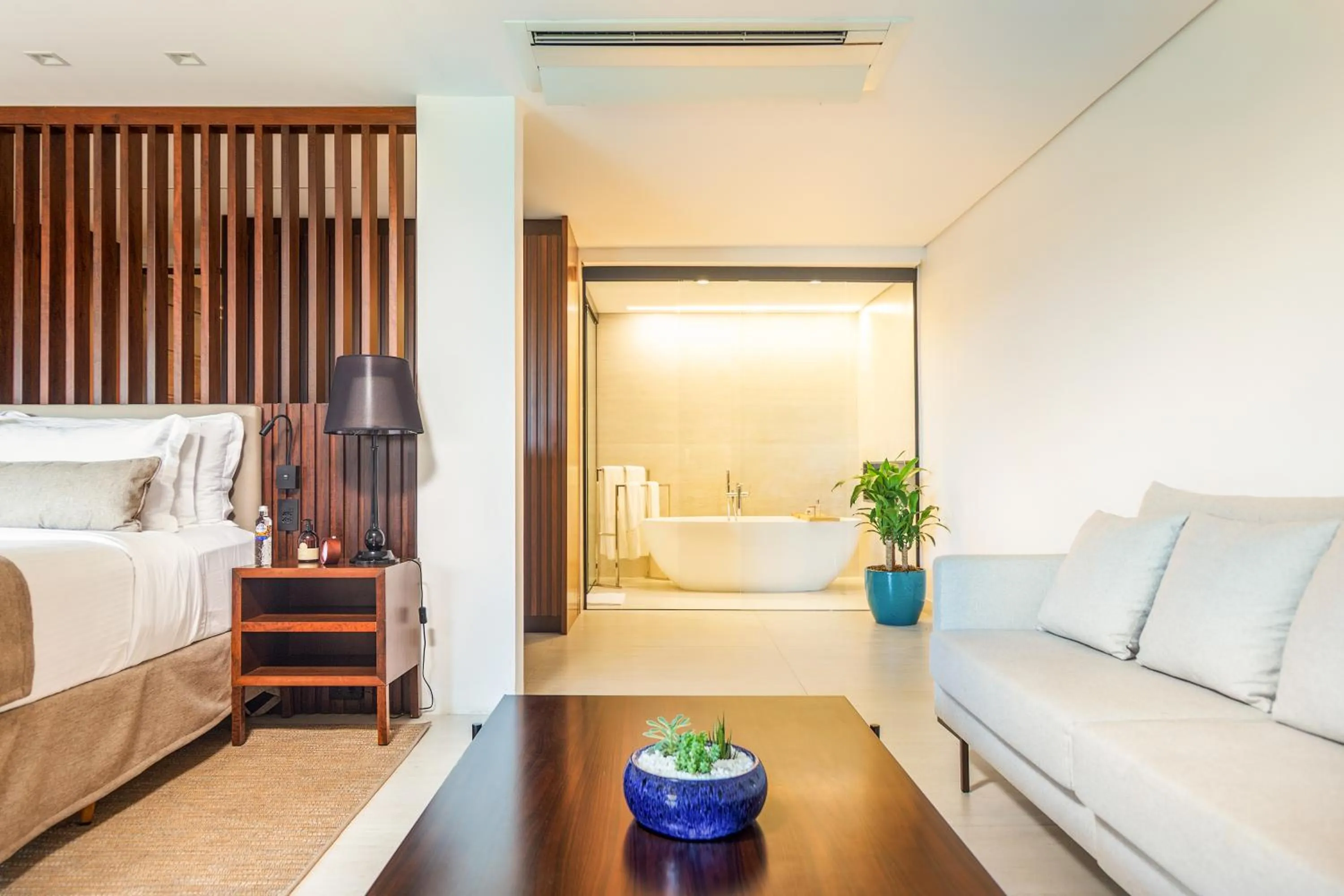 Bathroom, Bed in Zendaya Resort Beach Sport & Spa