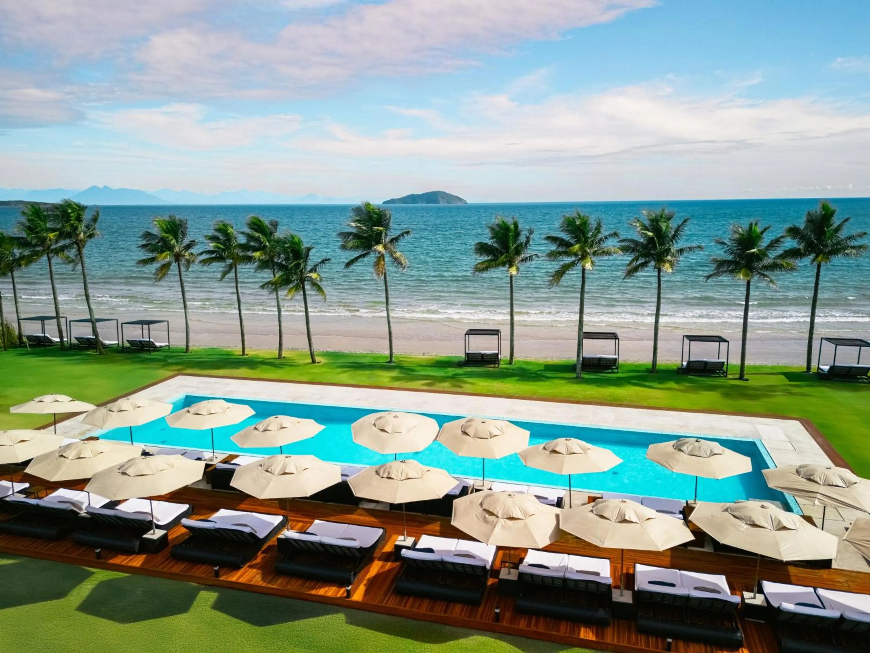 Swimming pool in Zendaya Resort Beach Sport & Spa