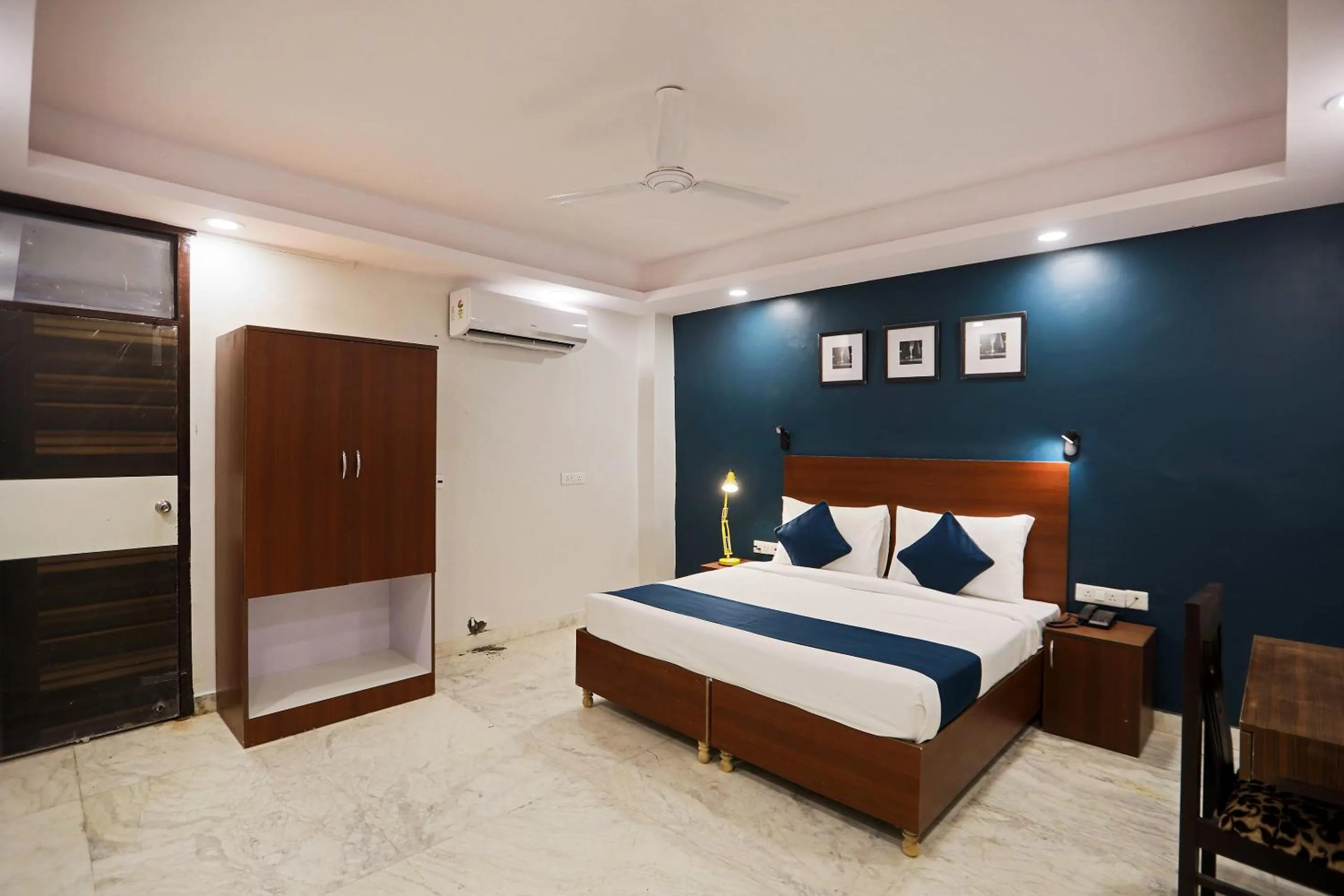Bedroom, Bed in Super HOTEL SILVERKEY NEAR LIC BUILDING MAIN RD KHODA NEXT TO SHYAM OIL
