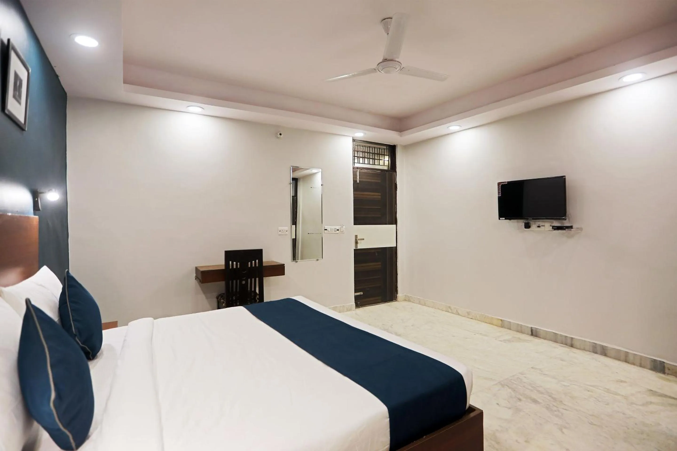 Bedroom, Bed in Super HOTEL SILVERKEY NEAR LIC BUILDING MAIN RD KHODA NEXT TO SHYAM OIL