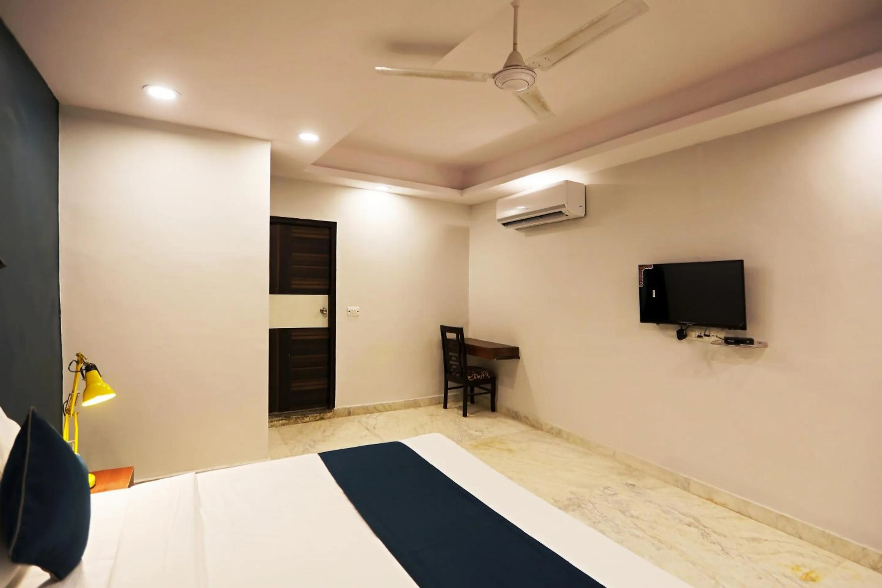 Bedroom, Bed in Super HOTEL SILVERKEY NEAR LIC BUILDING MAIN RD KHODA NEXT TO SHYAM OIL