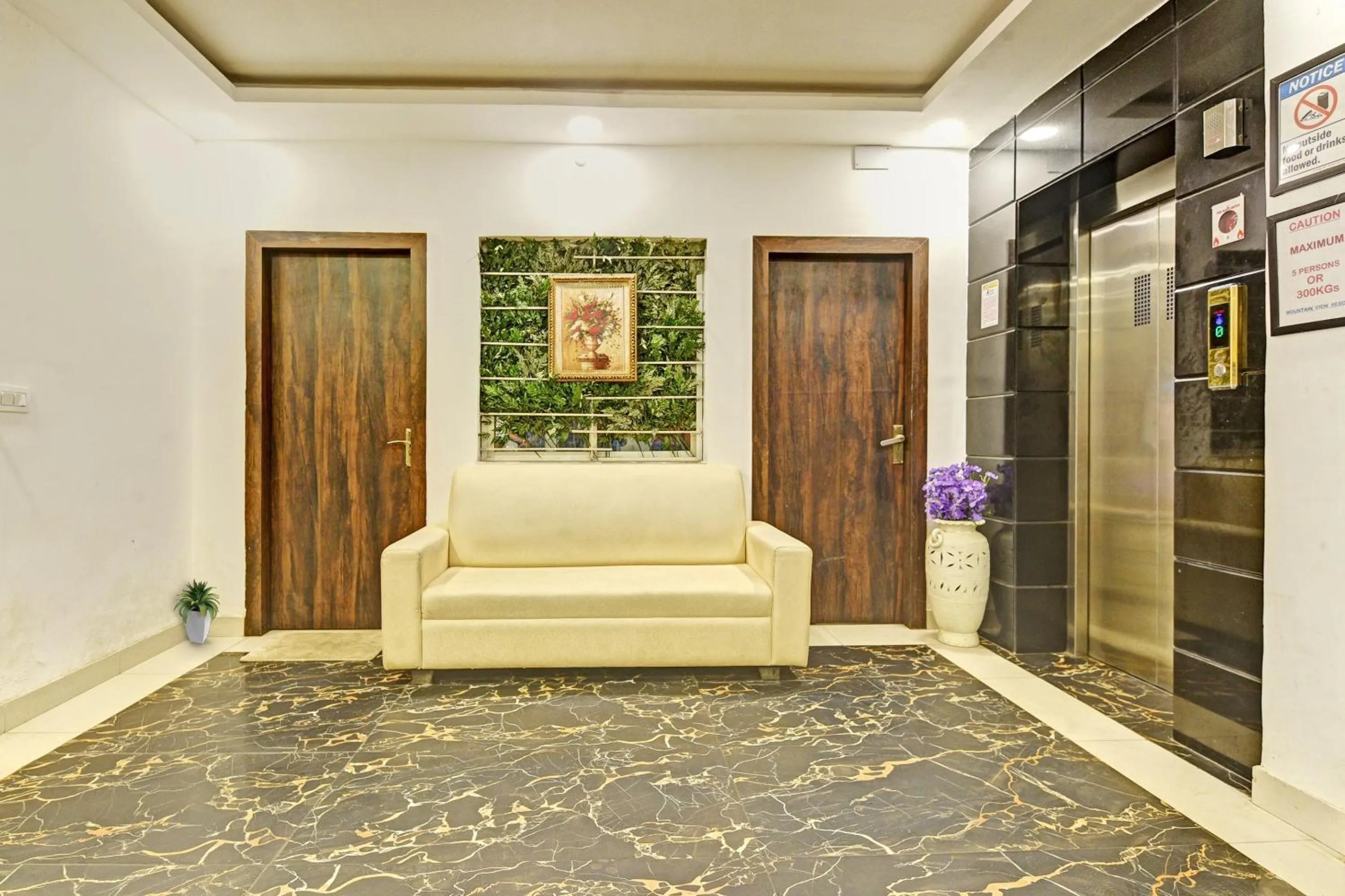 Lobby or reception in Super Collection O Mountain View Resort