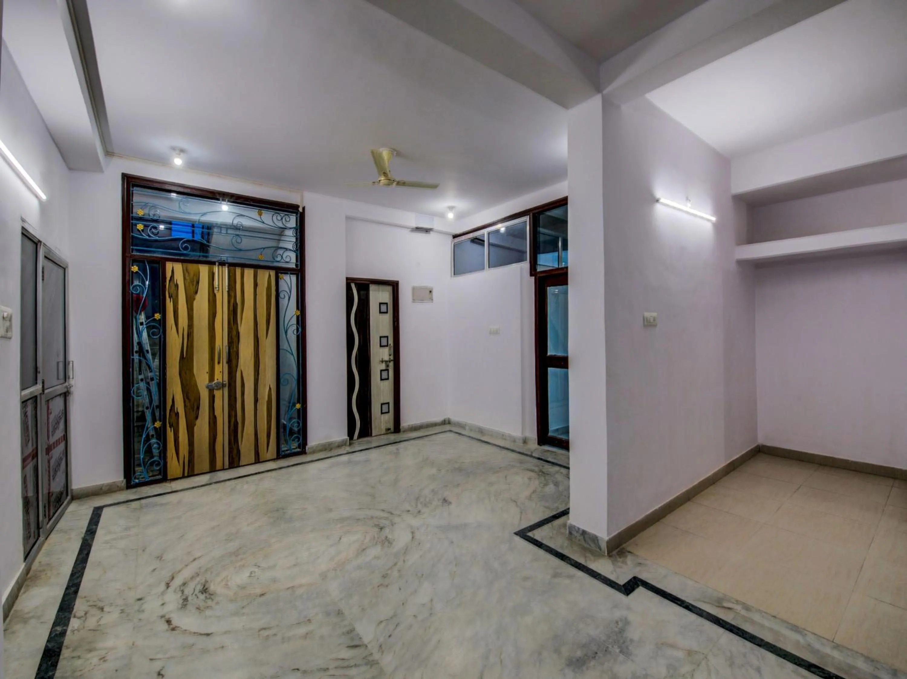 Super Hotel O Rajbanshi Nagar