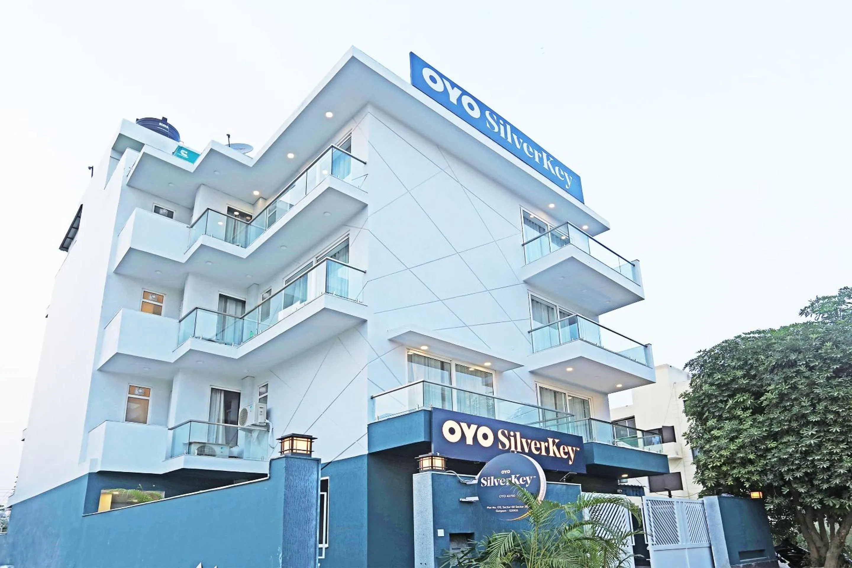 Facade/entrance in Hotel O Moody Moon Blue