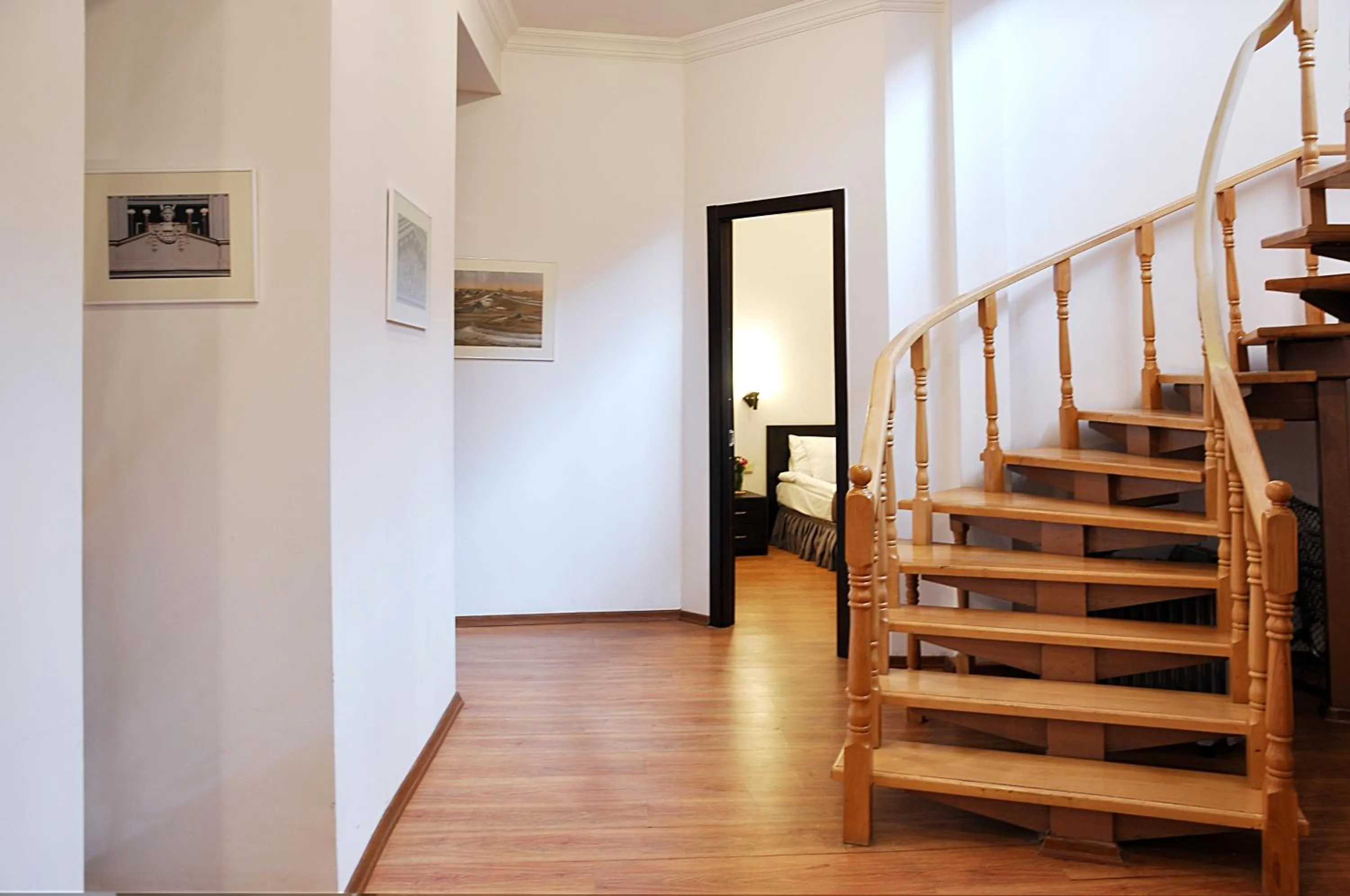 Area and facilities in Hotel Corner