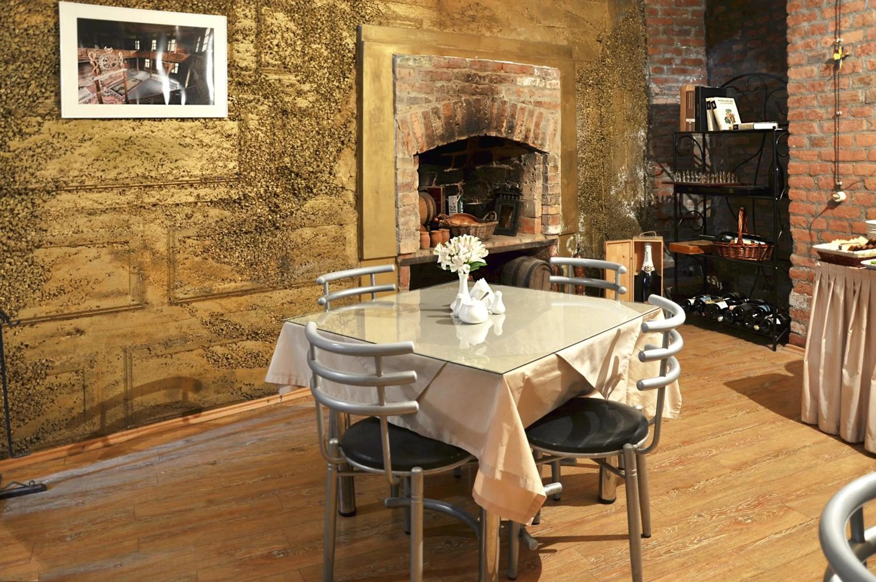 TV and multimedia in Hotel Corner