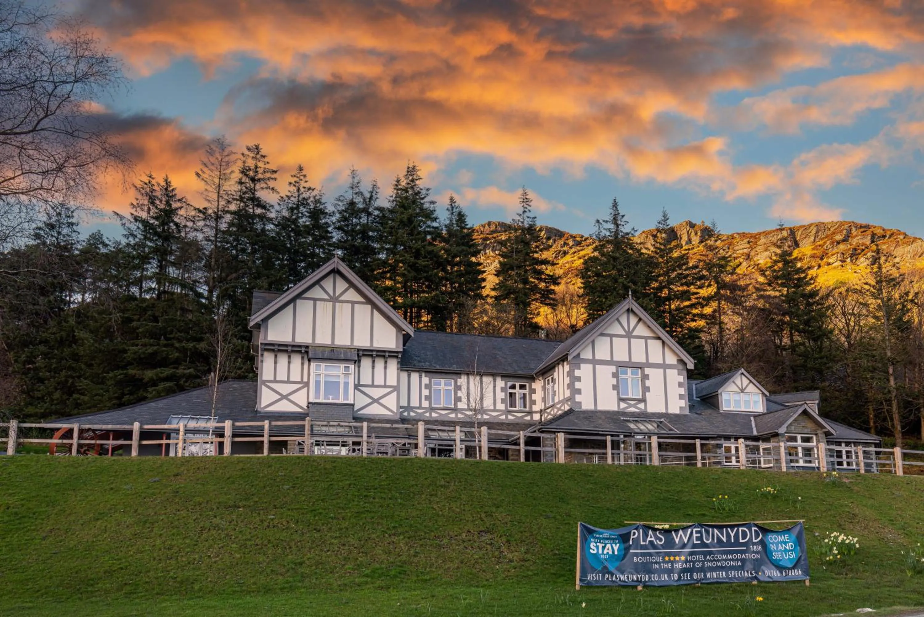 Property building in Plas Weunydd