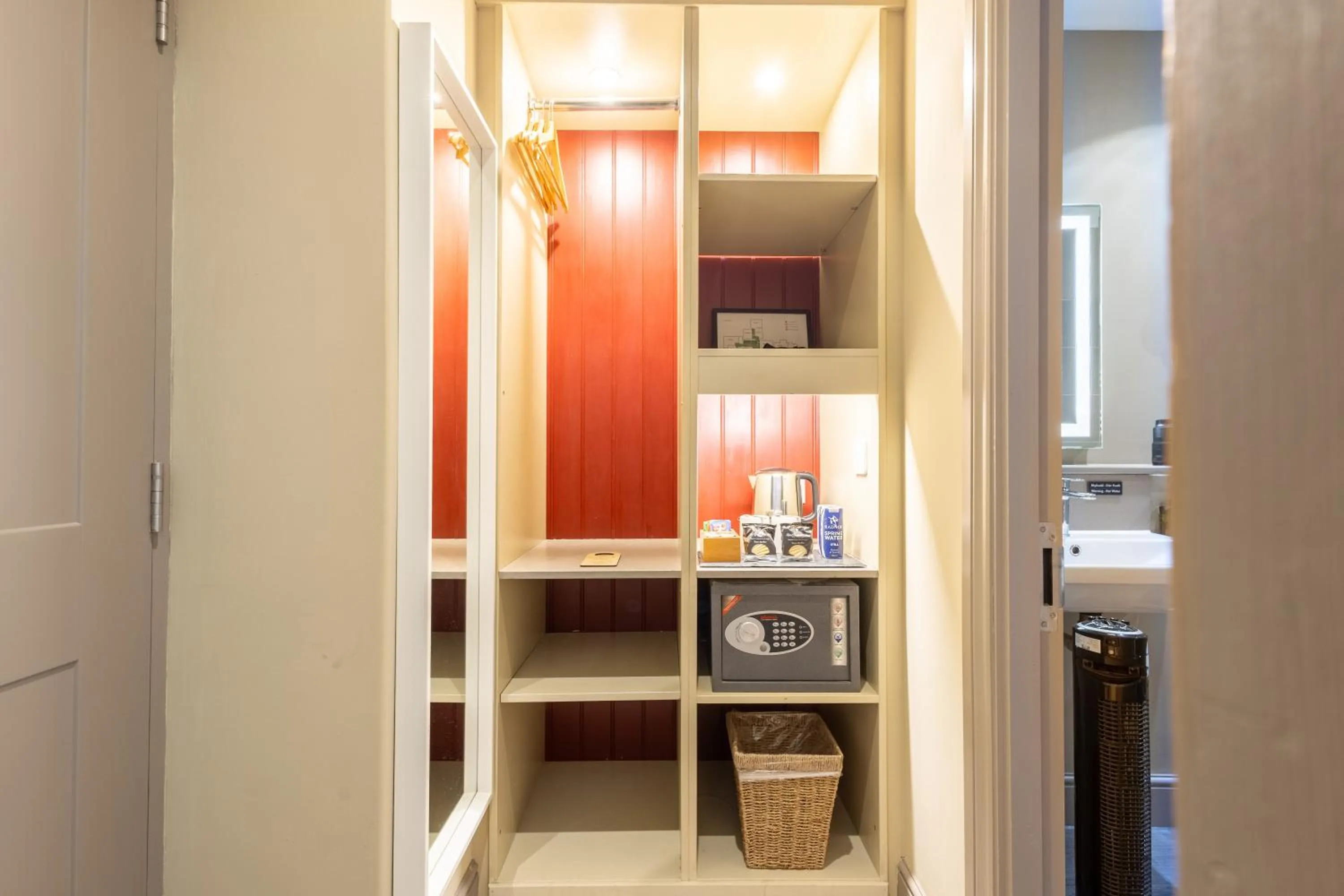 Coffee/tea facilities in Plas Weunydd