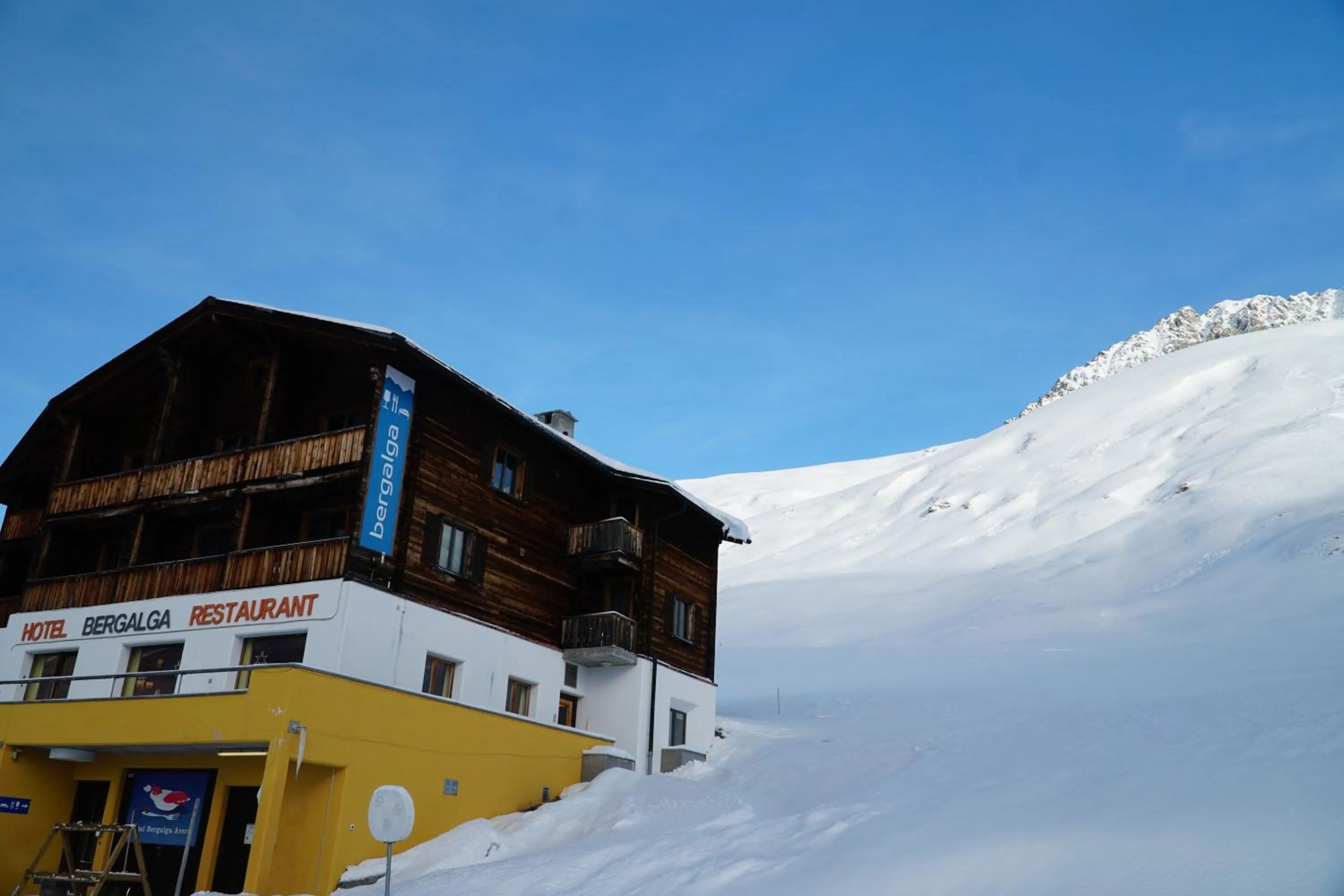 Property building in Hotel Bergalga