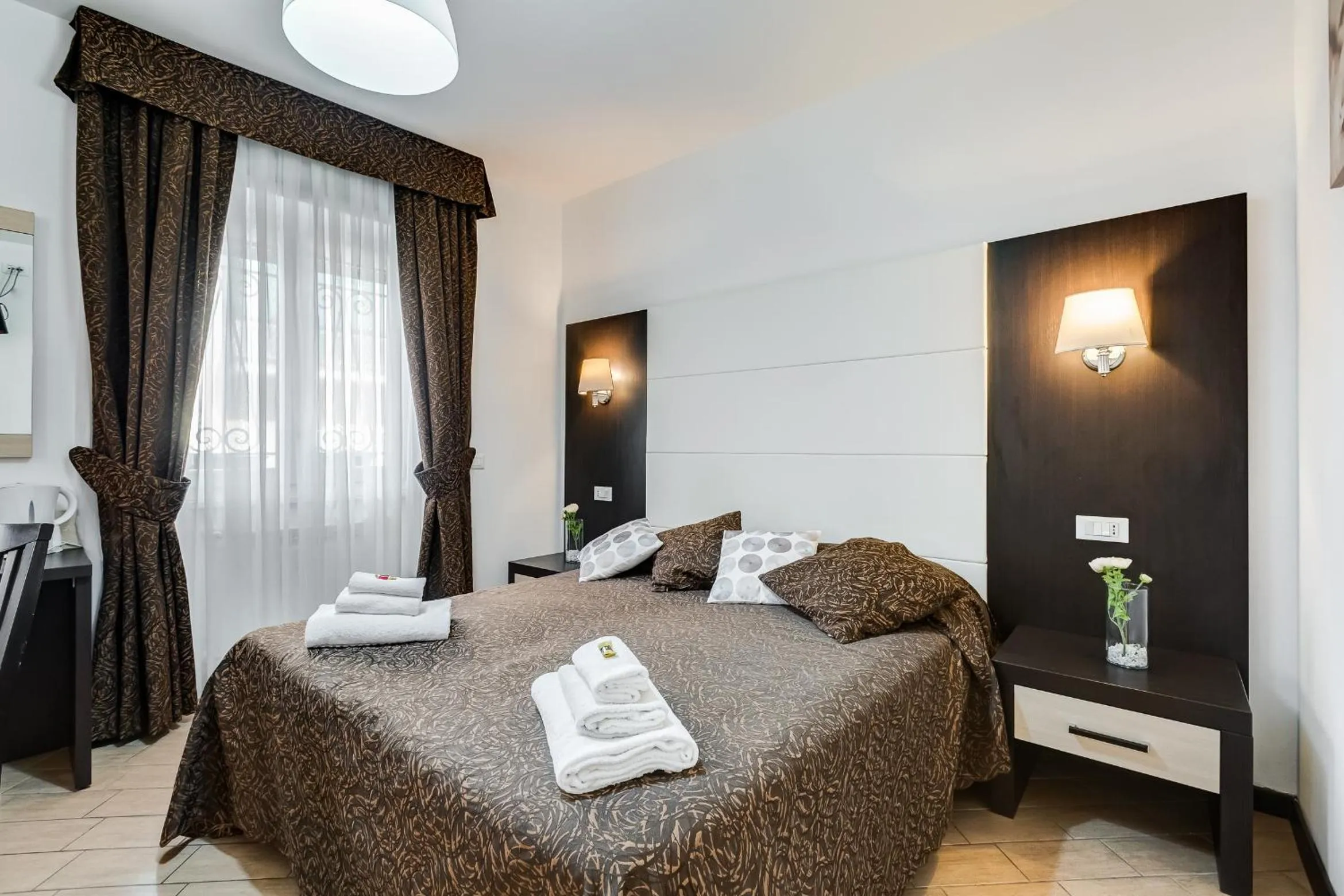 Bed in Dreams Of Rome