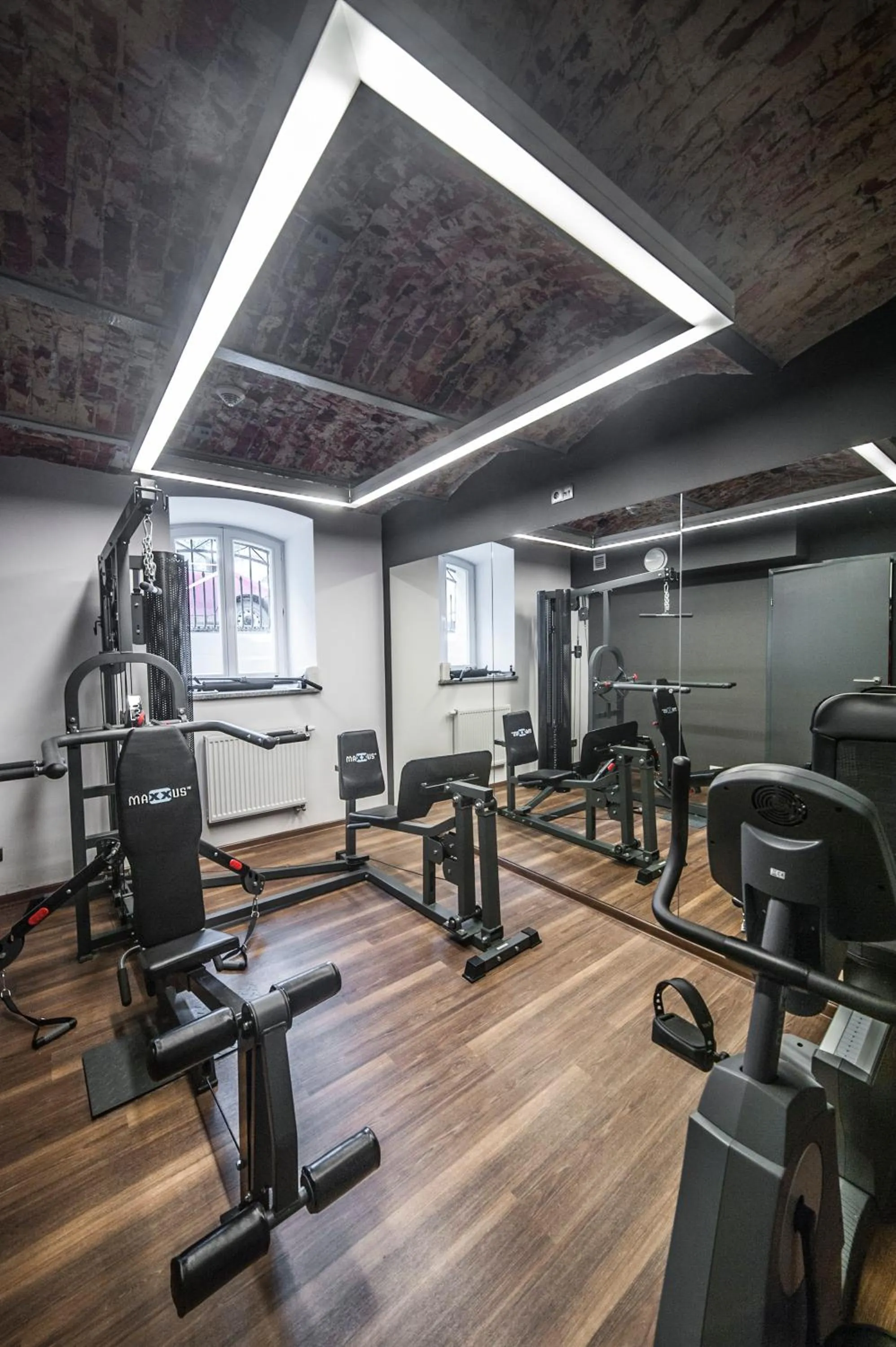 Fitness centre/facilities in Arche Hotel Tobaco Łódź