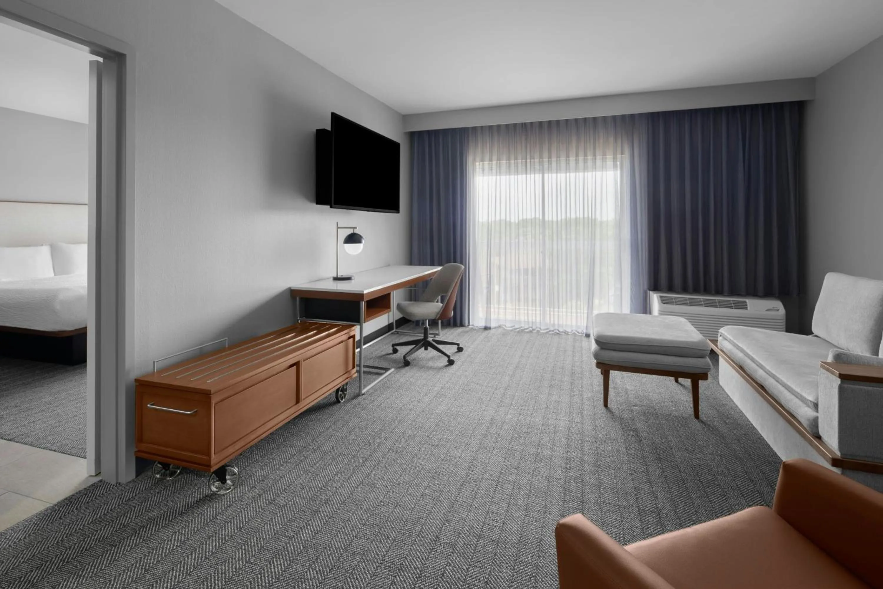 Living room, Bed in Courtyard Tampa Oldsmar