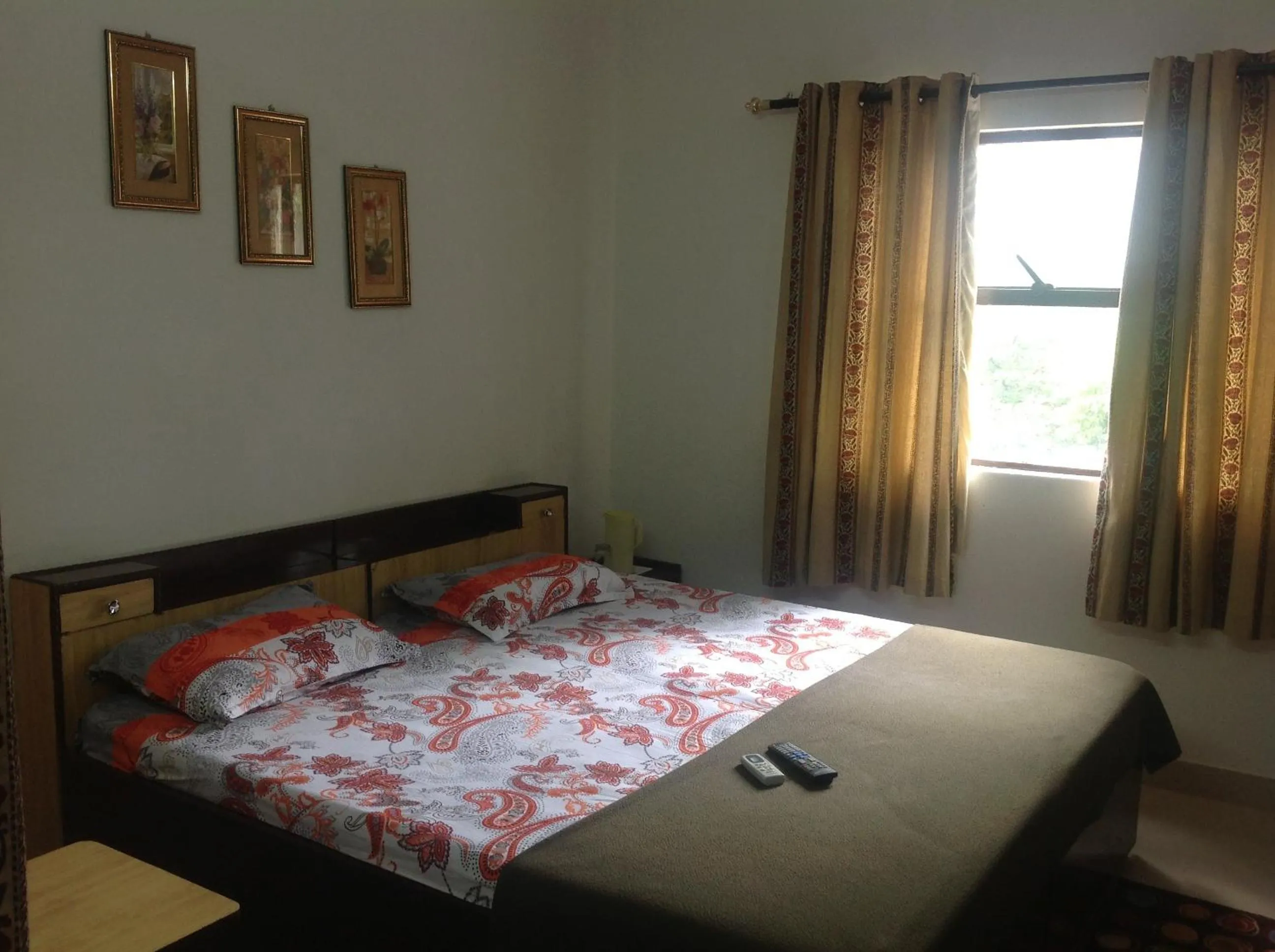 Photo of the whole room, Bed in Hotel Grace