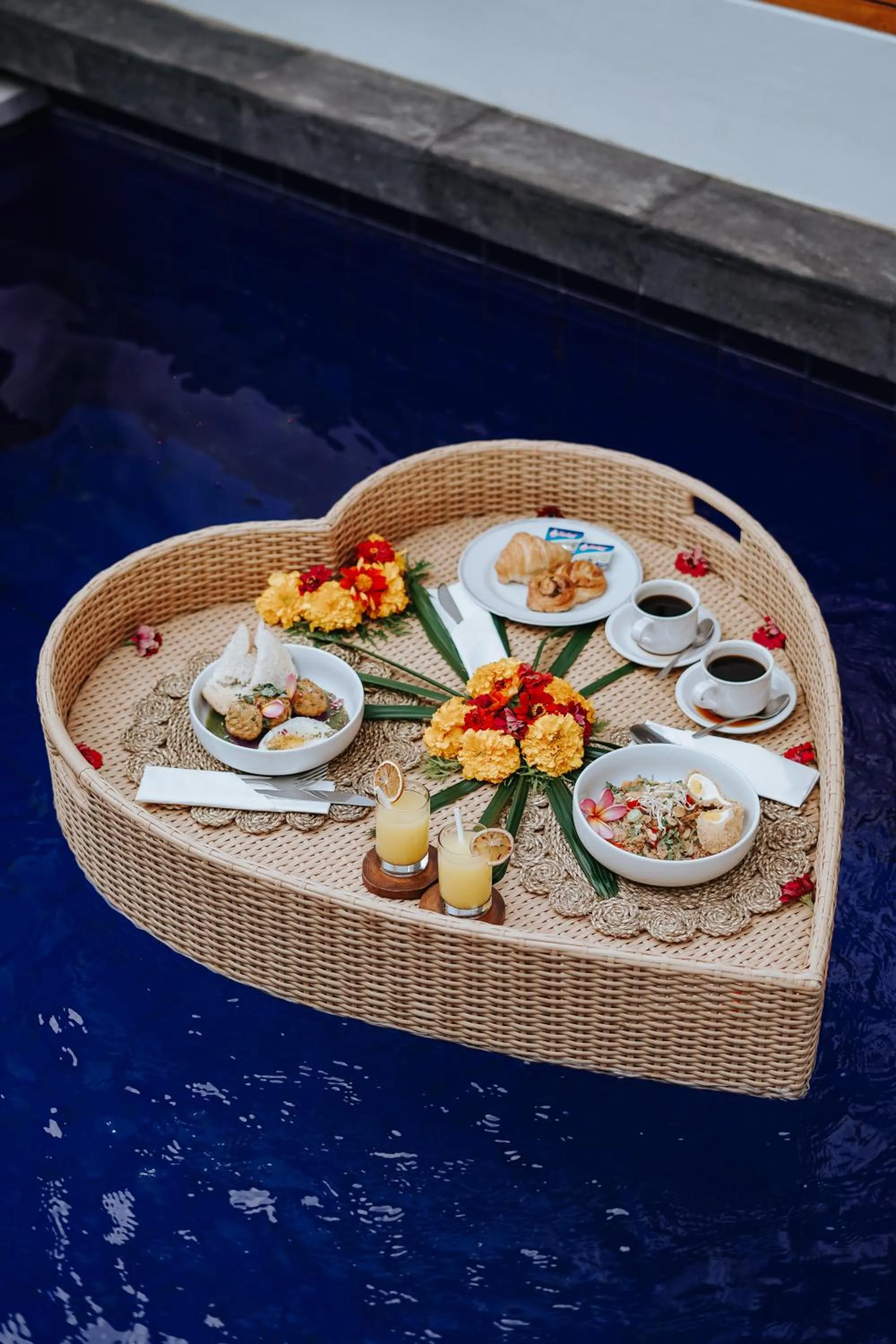 Food and drinks in Three Brothers Bali Legian Bungalows & Villas