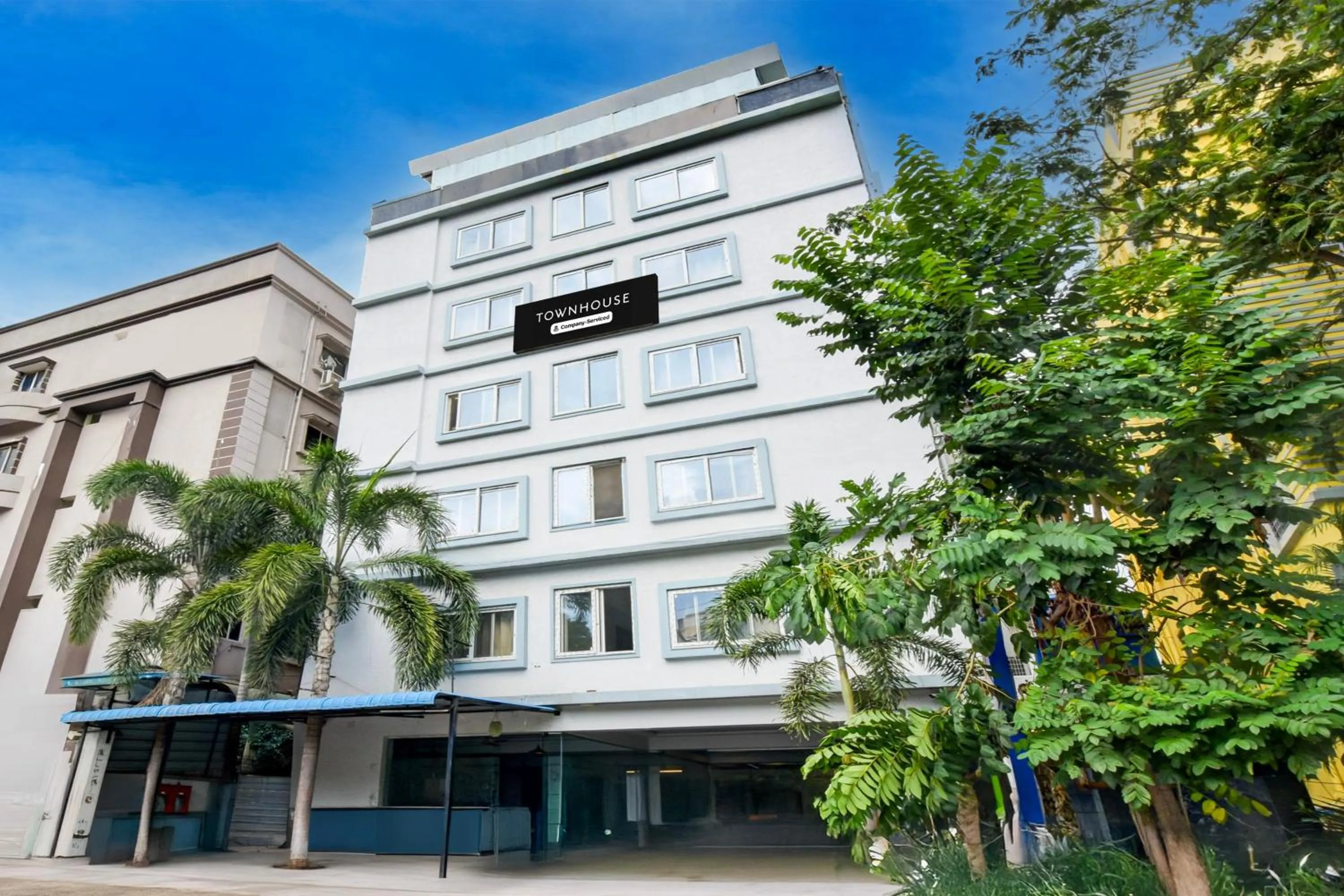 Facade/entrance in Super Townhouse HiTech city Hyderabad