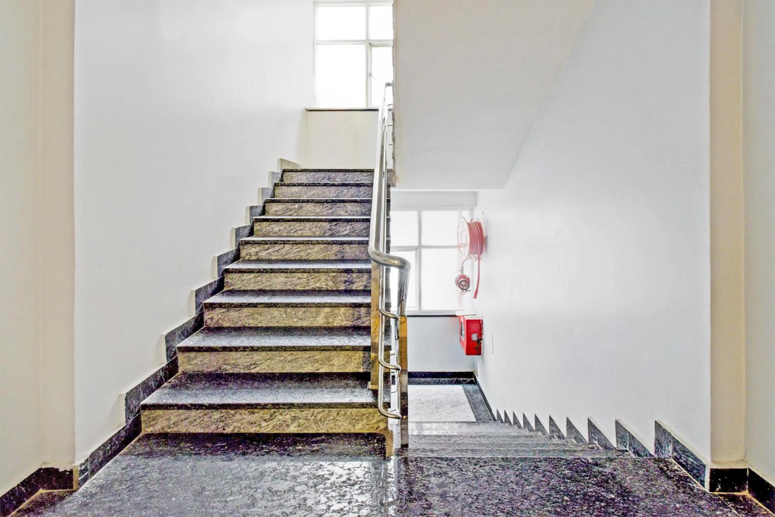 Lobby or reception in Super Townhouse HiTech city Hyderabad