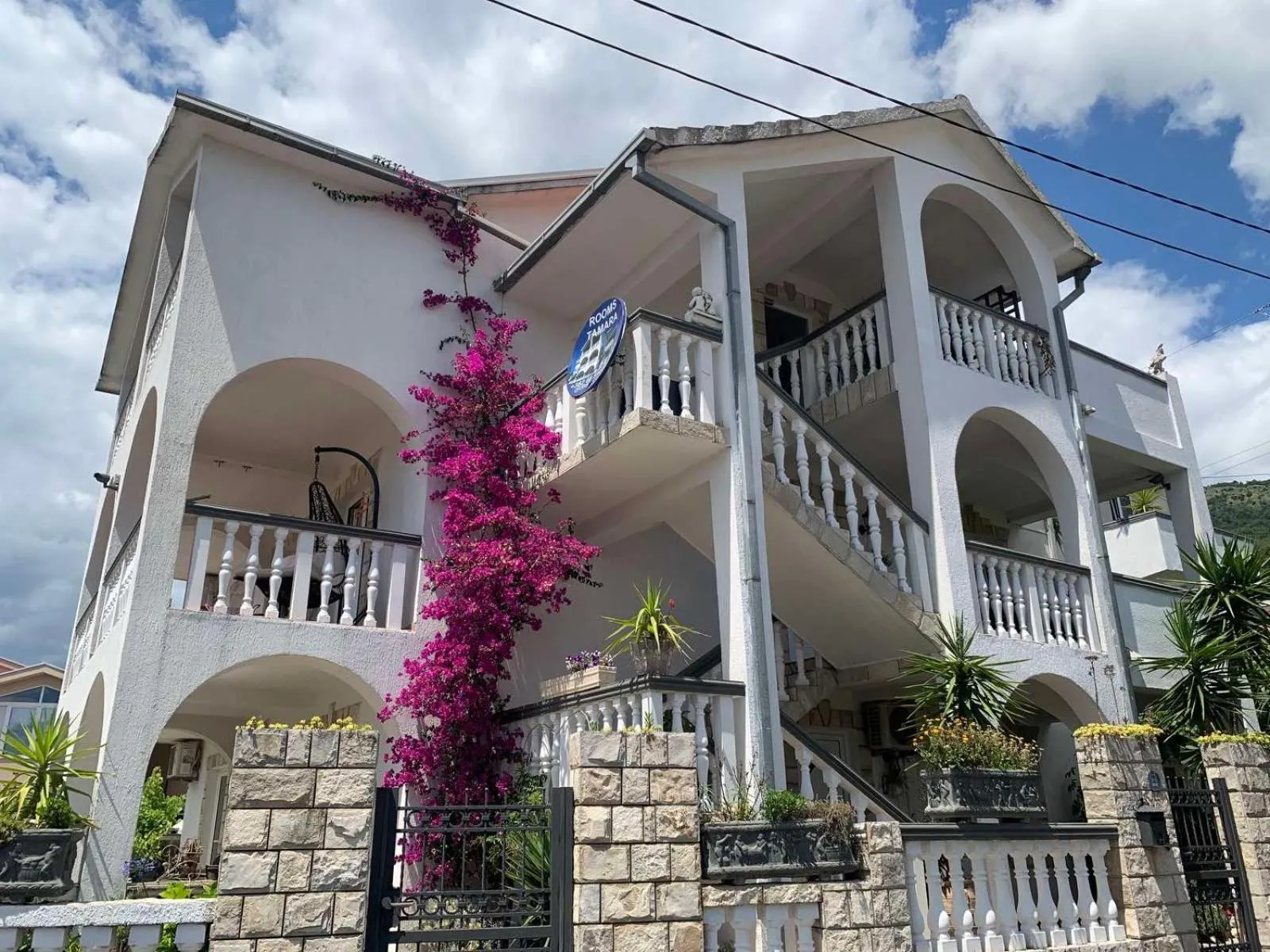 Property building in Apartmani Tamara