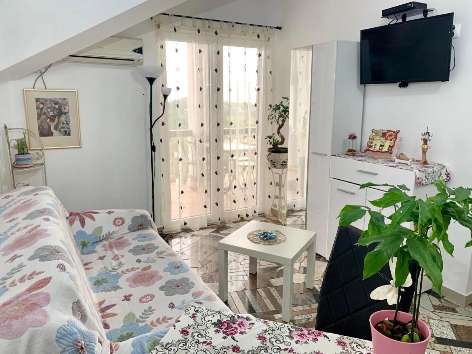 Living room, Bed in Apartmani Tamara