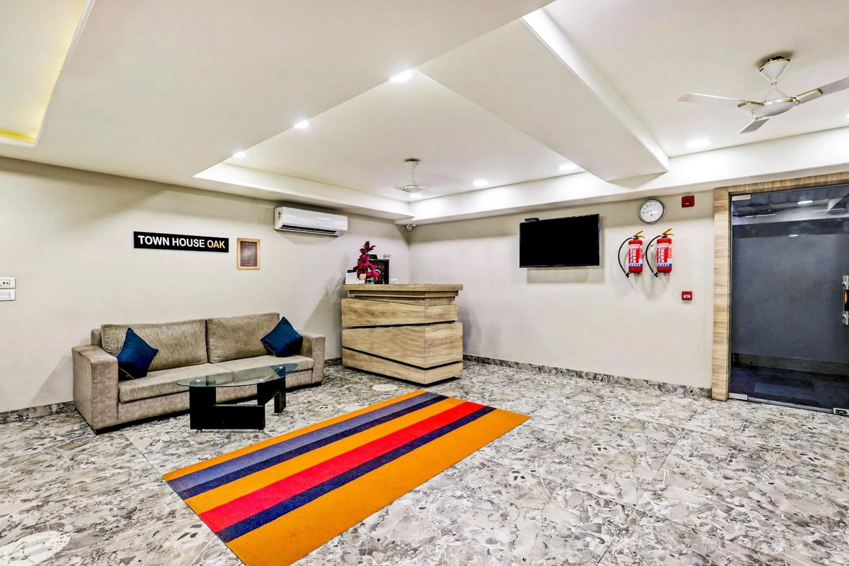 Lobby or reception in Super Townhouse OAK Shubhham Regency
