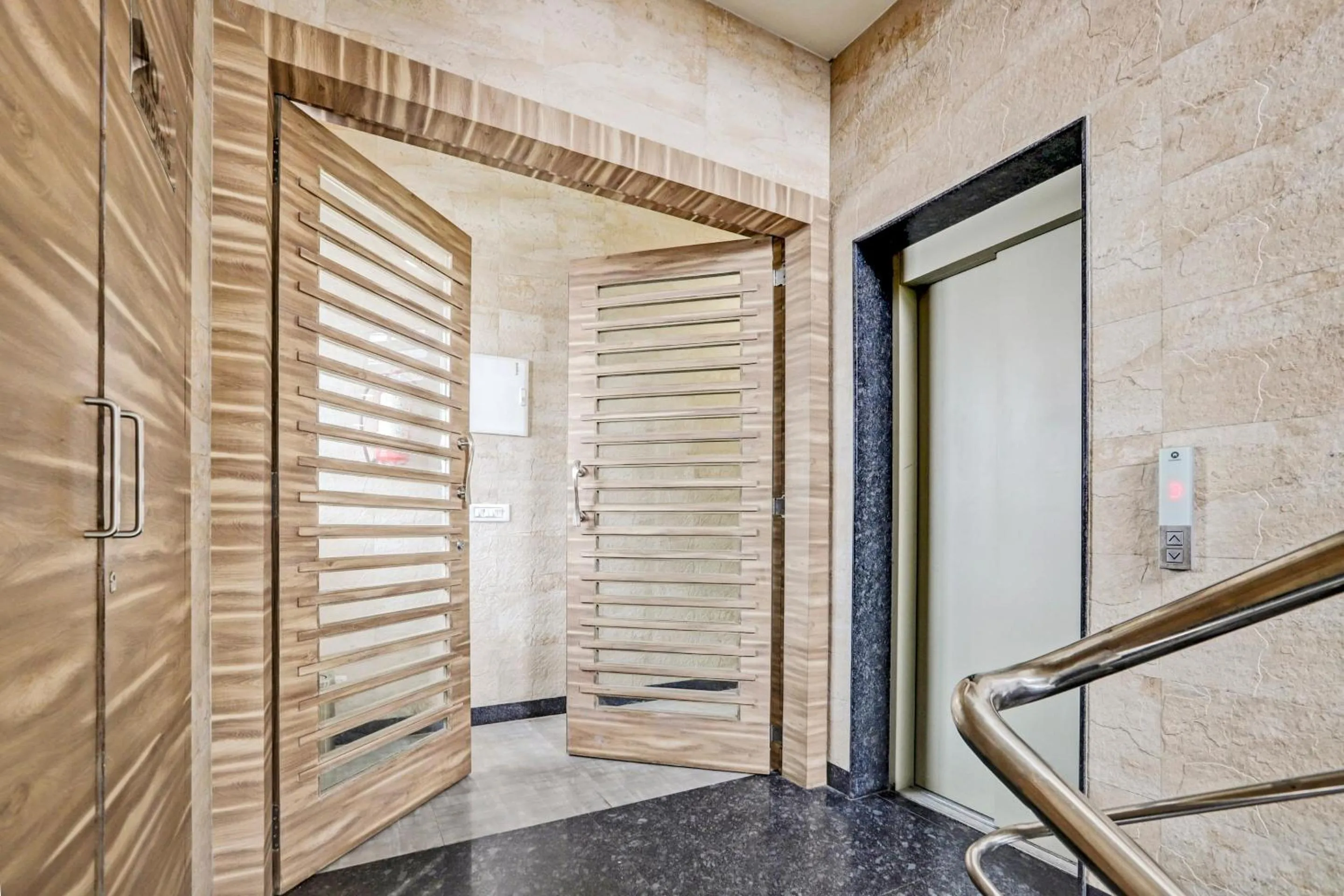 Lobby or reception in Super Townhouse OAK Shubhham Regency