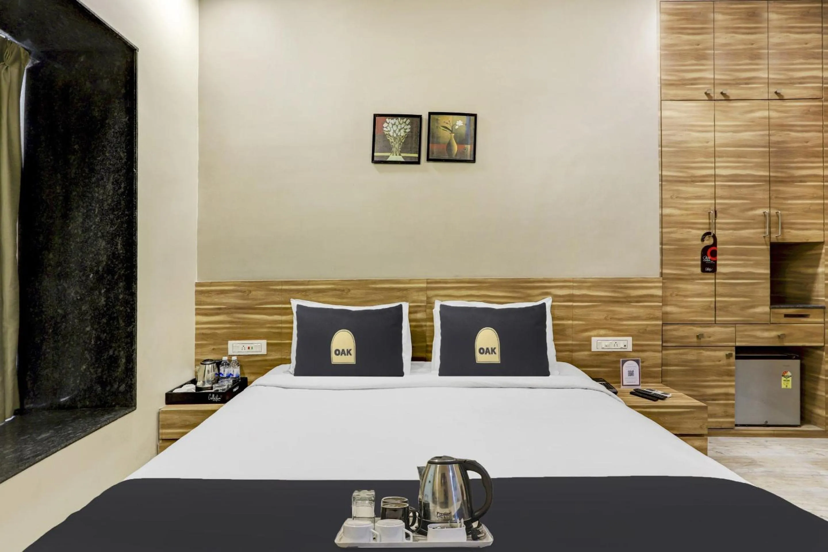 Lobby or reception, Bed in Super Townhouse OAK Shubhham Regency