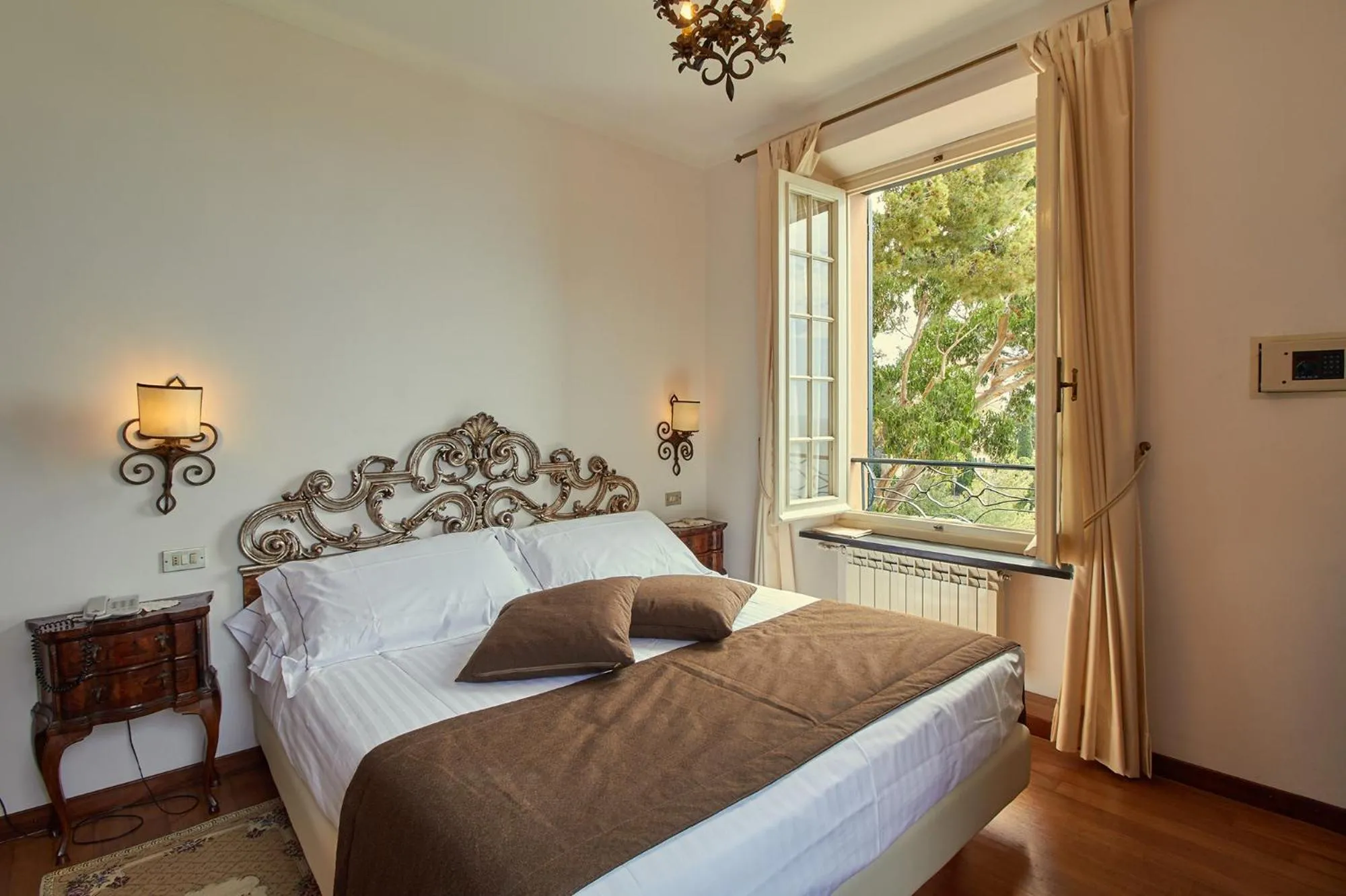 Bed in Hotel Punta Est
