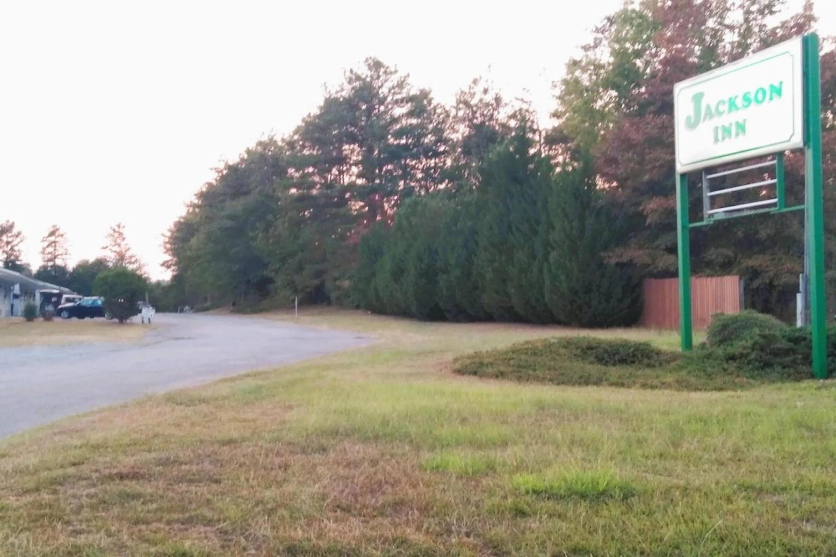 Facade/entrance in OYO Hotel McIntyre GA, US 441