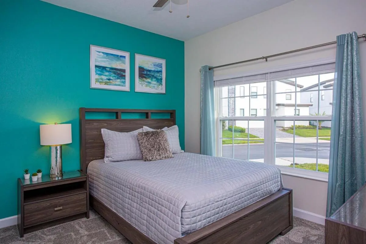 Bed in Wonderful 5 Bedroom w/ Pool Close to Disney 4801