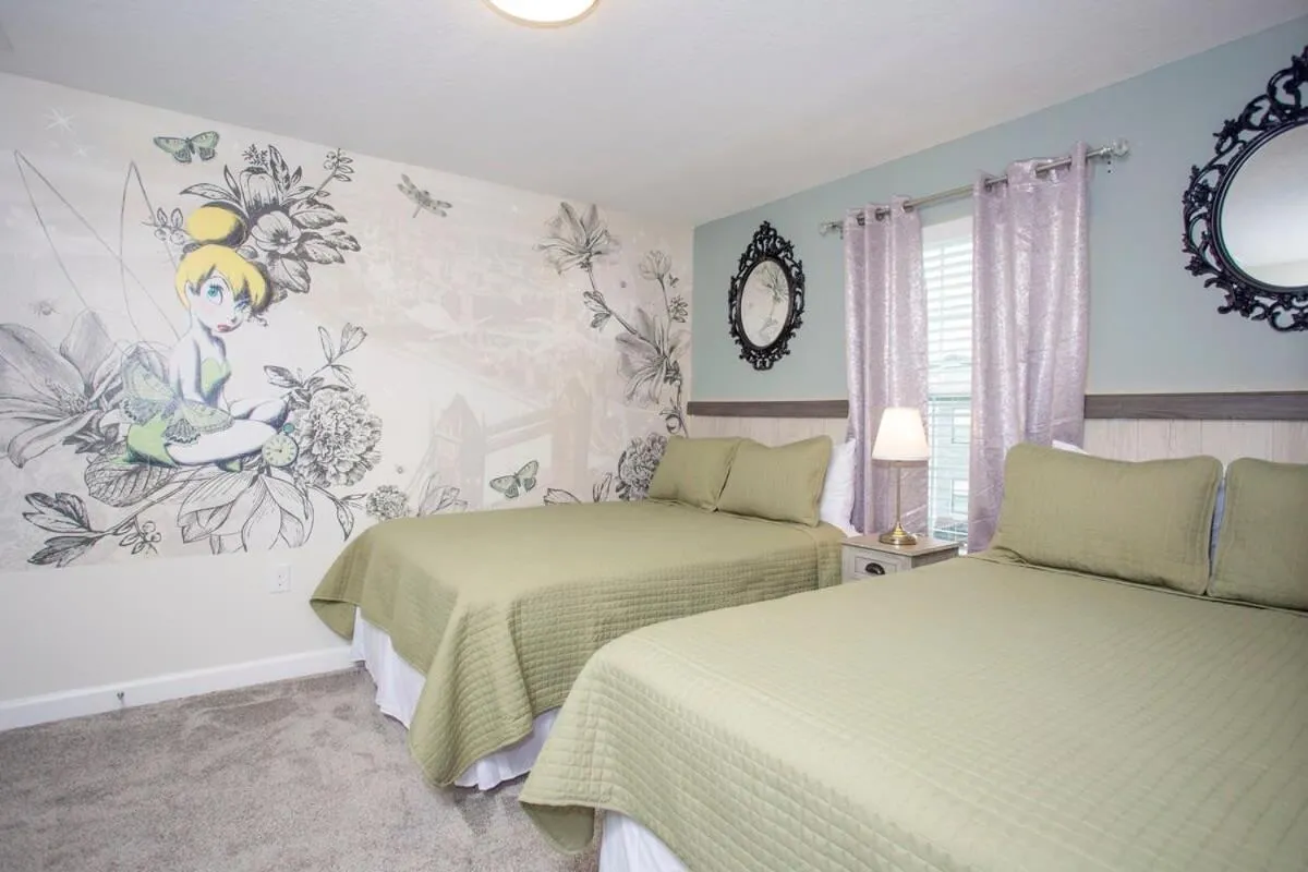 Bed in Wonderful 5 Bedroom w/ Pool Close to Disney 4801