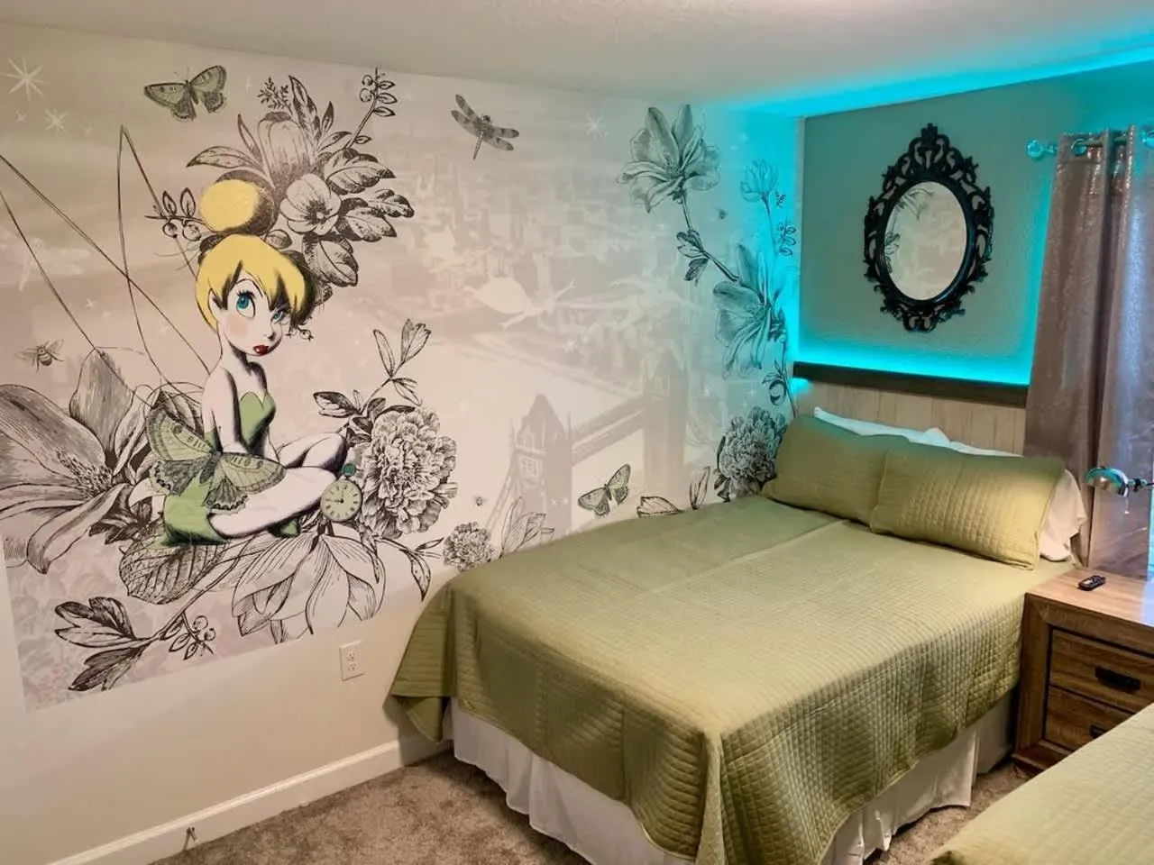 Bed in Wonderful 5 Bedroom w/ Pool Close to Disney 4801