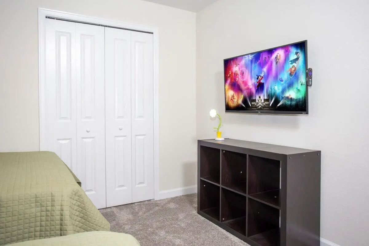 Wonderful 5 Bedroom w/ Pool Close to Disney 4801