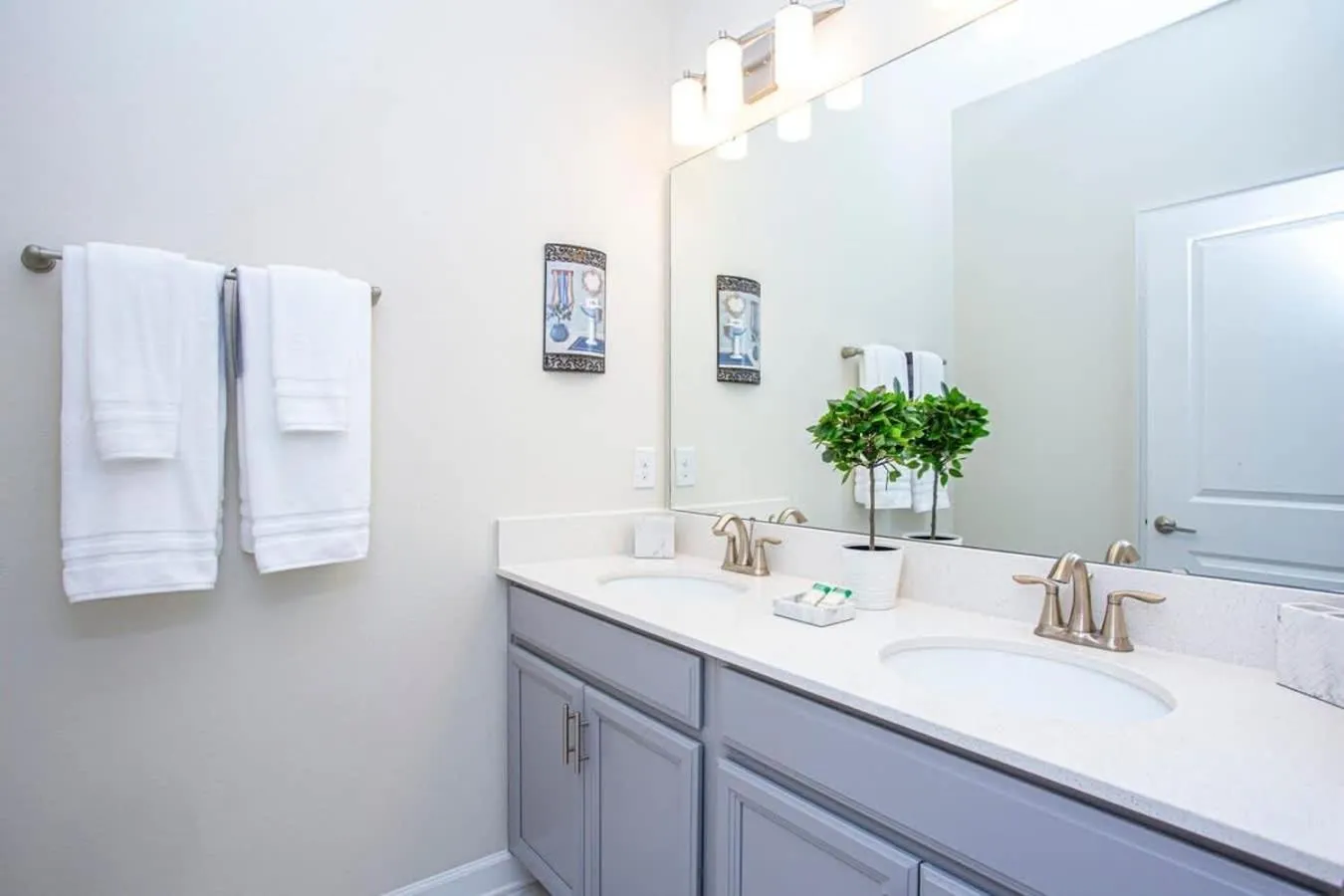 Wonderful 5 Bedroom w/ Pool Close to Disney 4801