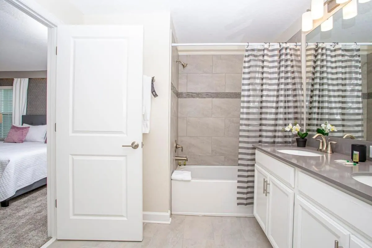 Bed in Gorgeous 4 Bedroom w/ Pool Close to Disney 4836