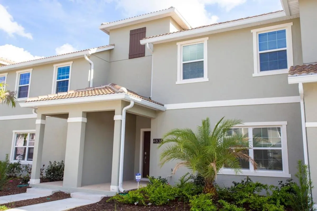 Gorgeous 4 Bedroom w/ Pool Close to Disney 4836