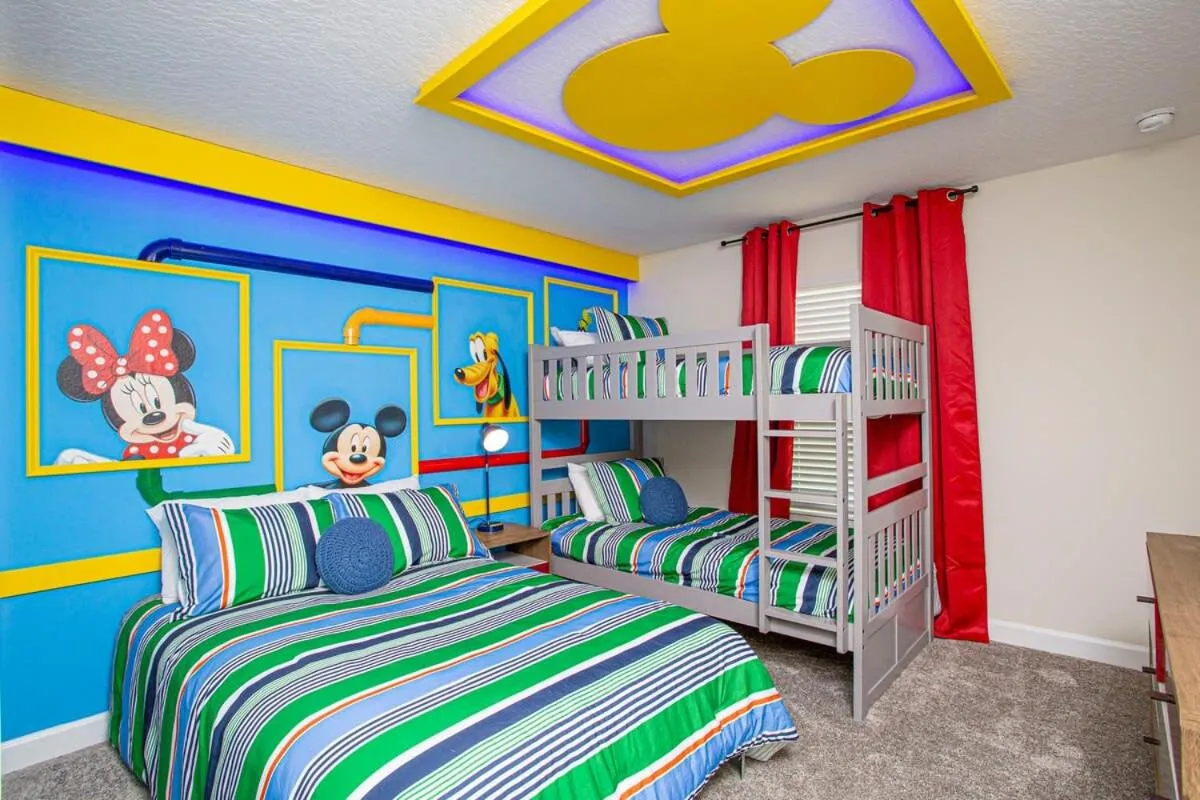 Bed in Gorgeous 4 Bedroom w/ Pool Close to Disney 4836