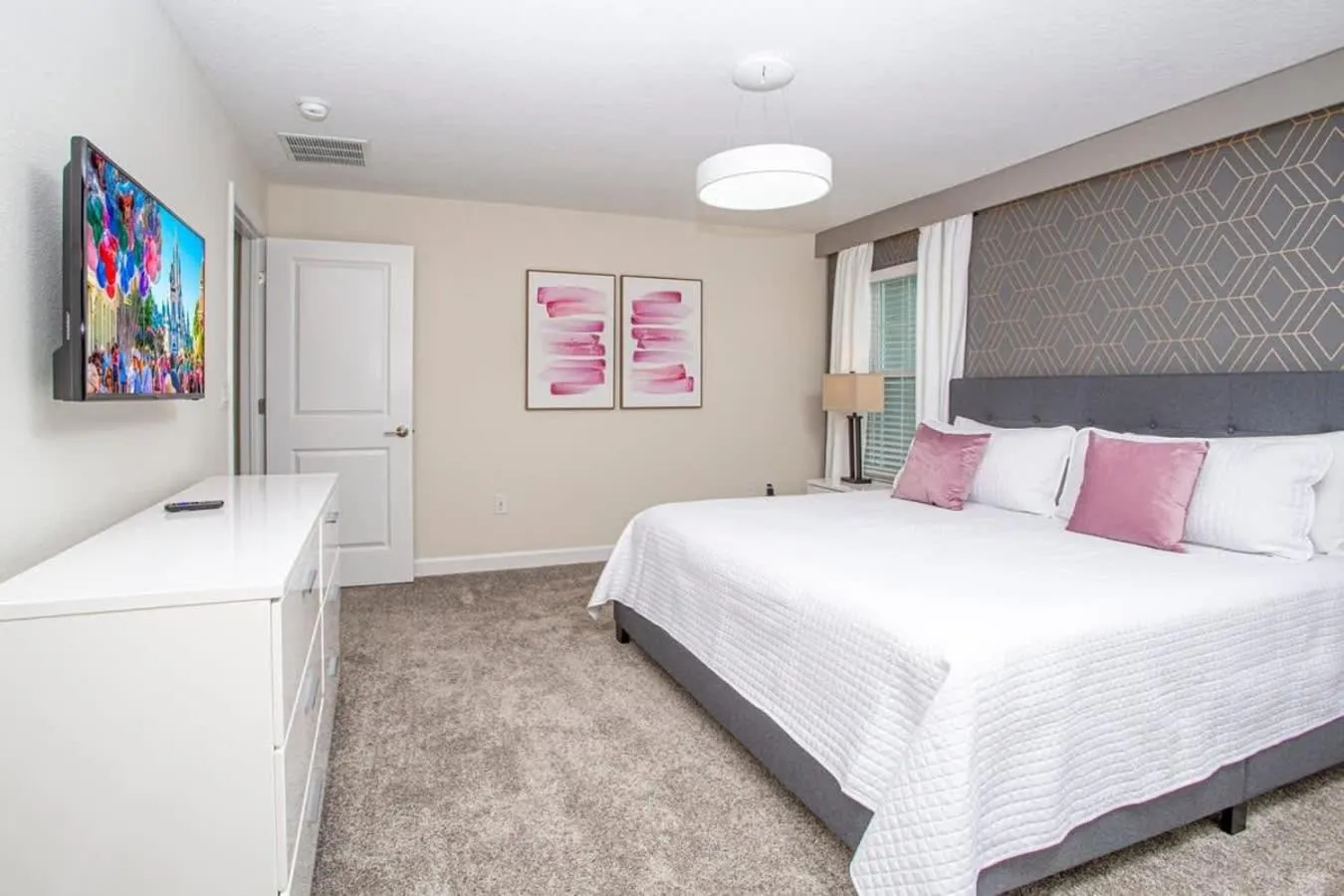 Bed in Gorgeous 4 Bedroom w/ Pool Close to Disney 4836