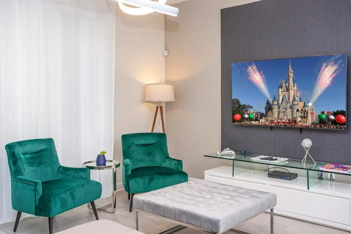 Gorgeous 4 Bedroom w/ Pool Close to Disney 4836