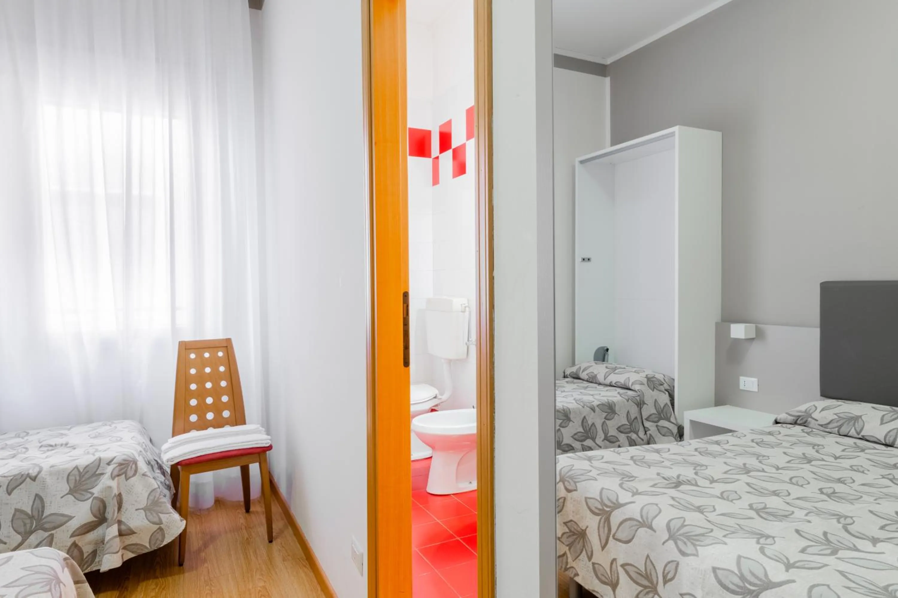 Bathroom, Bed in Hotel Del Corso