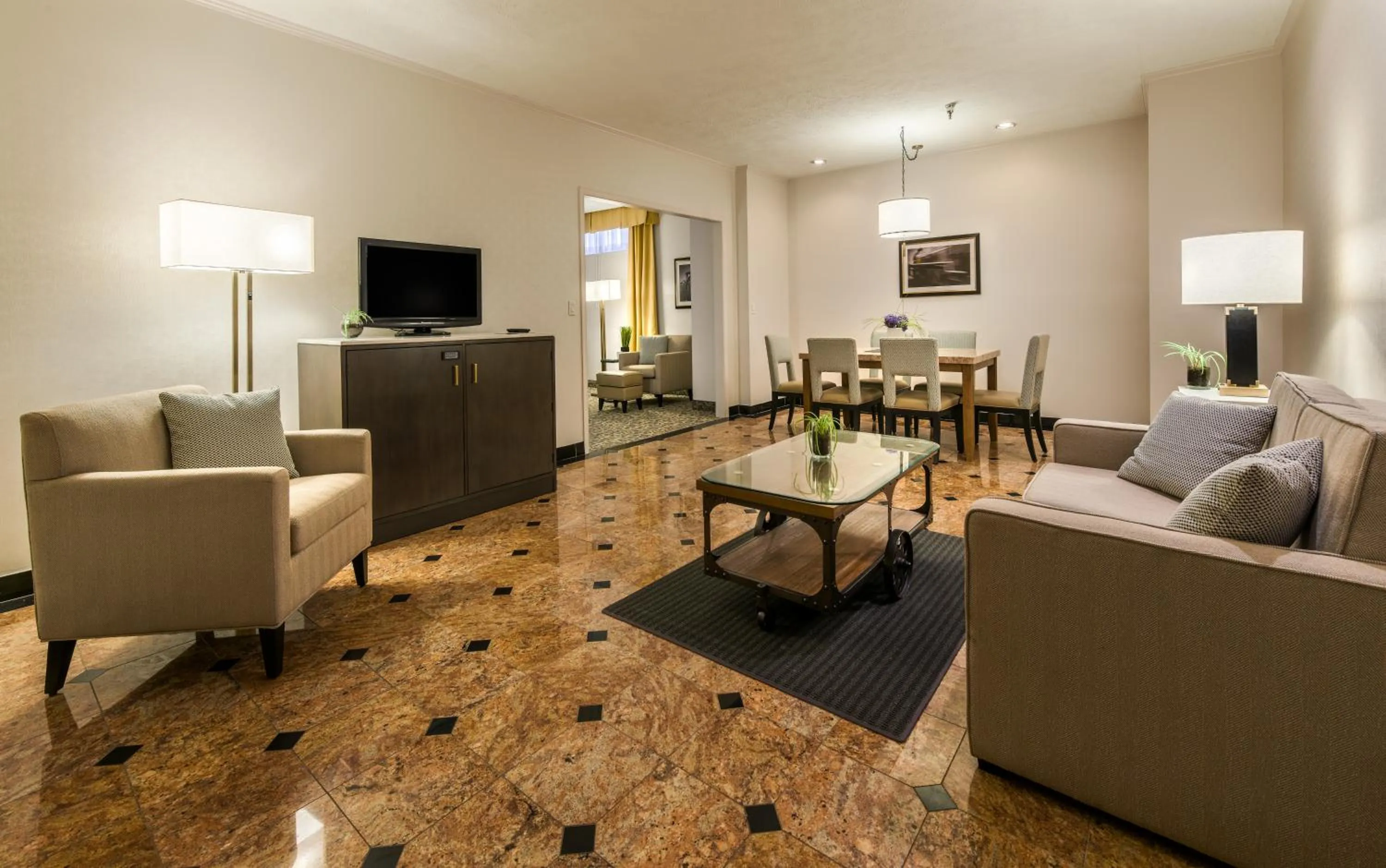 Bed in Radisson Lackawanna Station Hotel Scranton