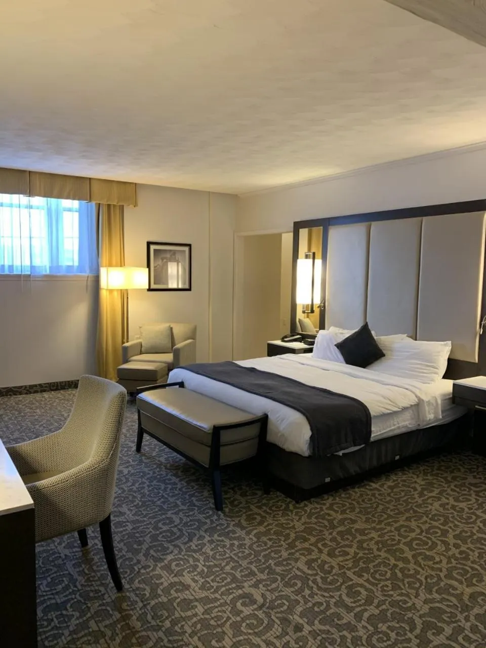 Bed in Radisson Lackawanna Station Hotel Scranton