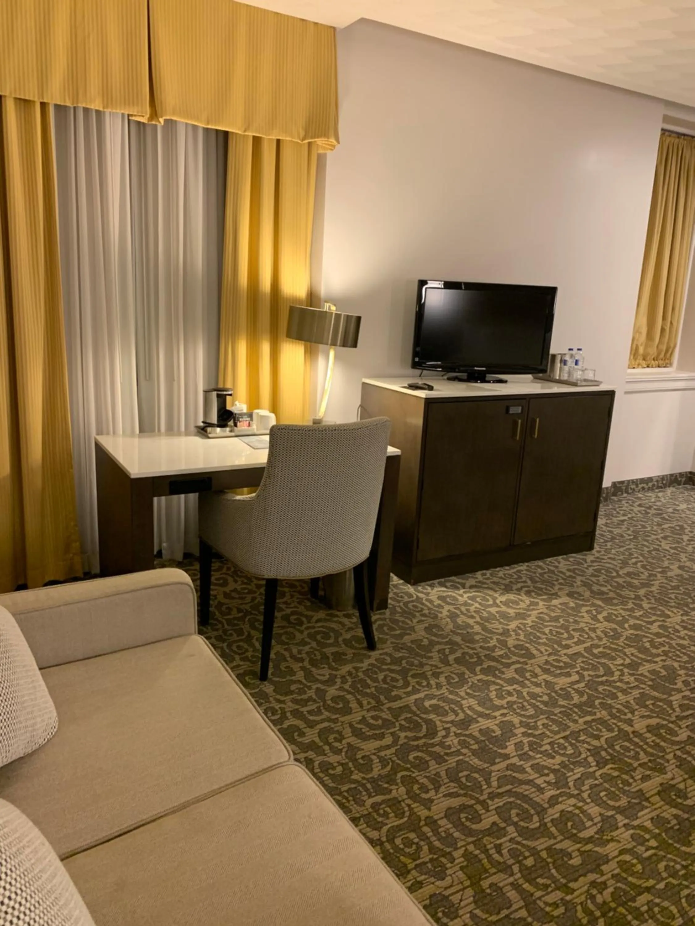 TV and multimedia in Radisson Lackawanna Station Hotel Scranton