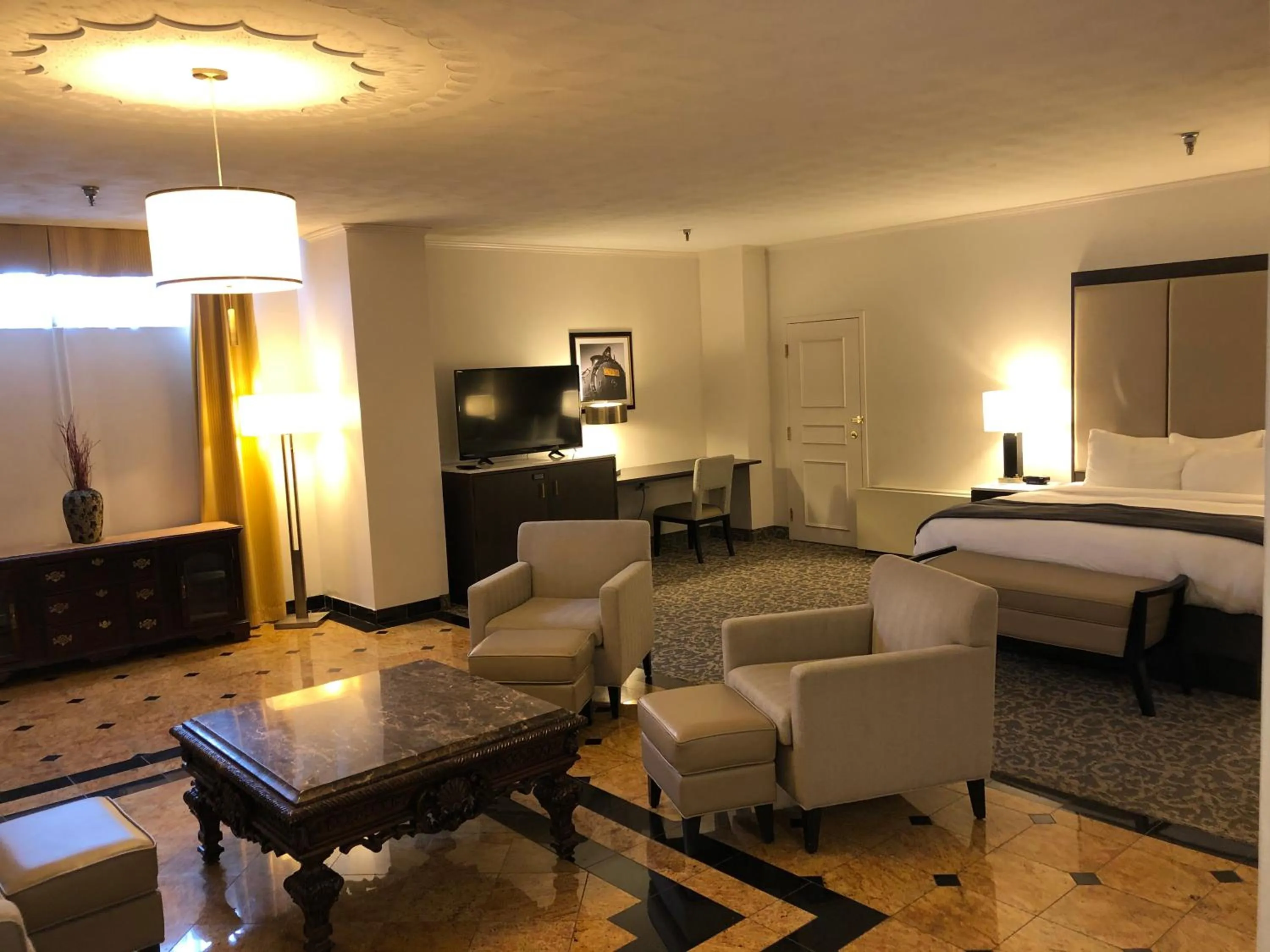 Photo of the whole room in Radisson Lackawanna Station Hotel Scranton