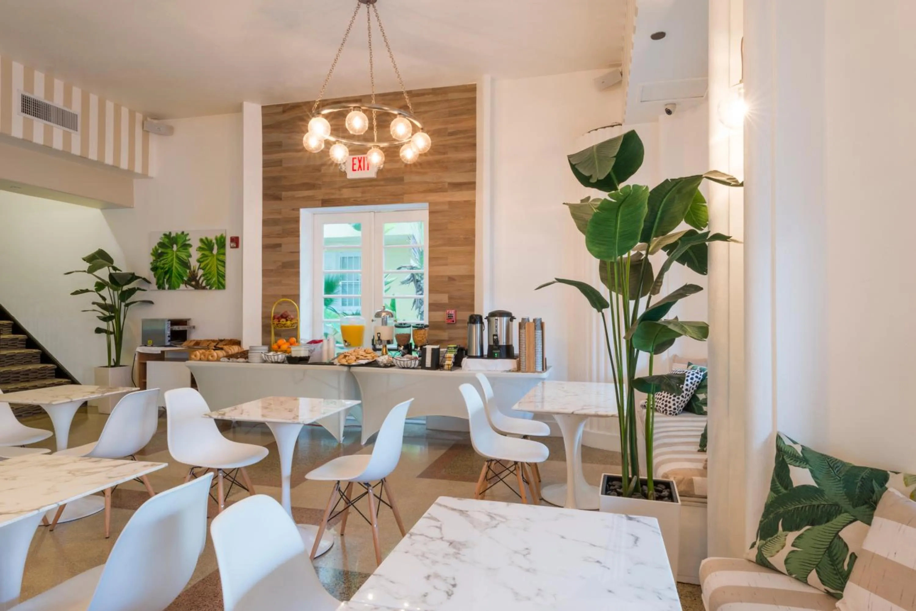 Breakfast in Penguin Hotel