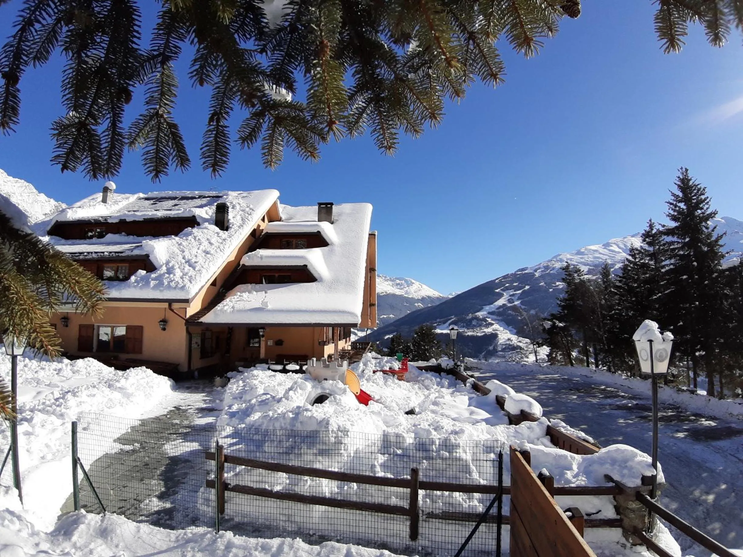 Property building in Residence Mirage