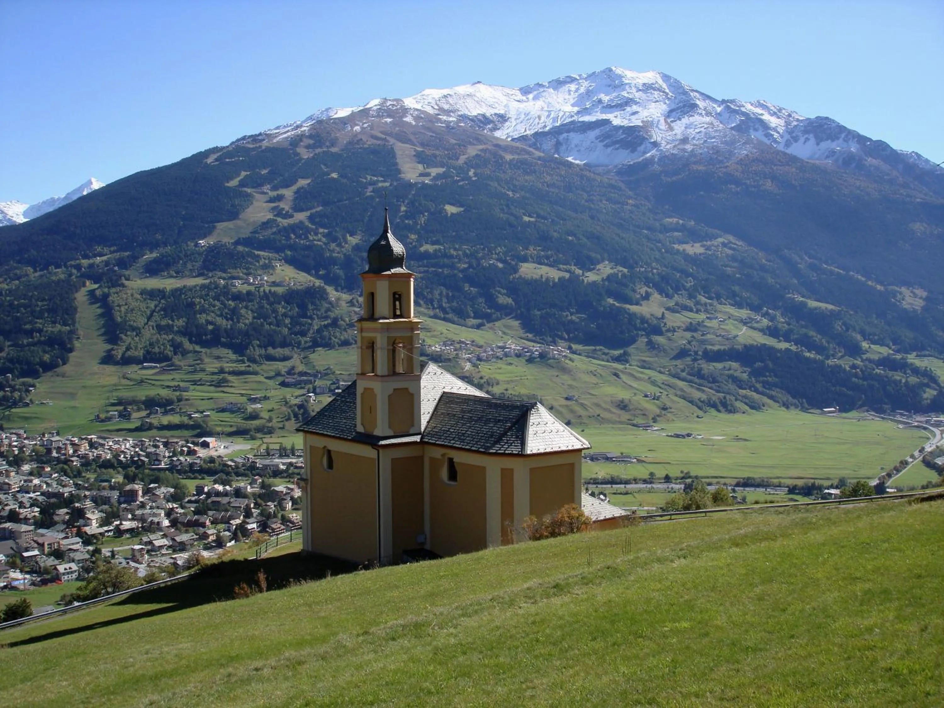 Nearby landmark in Residence Mirage